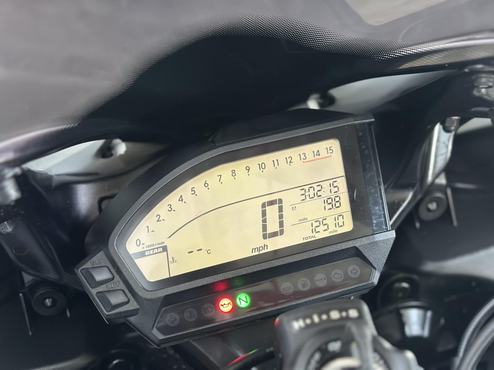 Honda CBR1000RR Fireblade 1000 Super Sports Petrol Manual (178 ps)