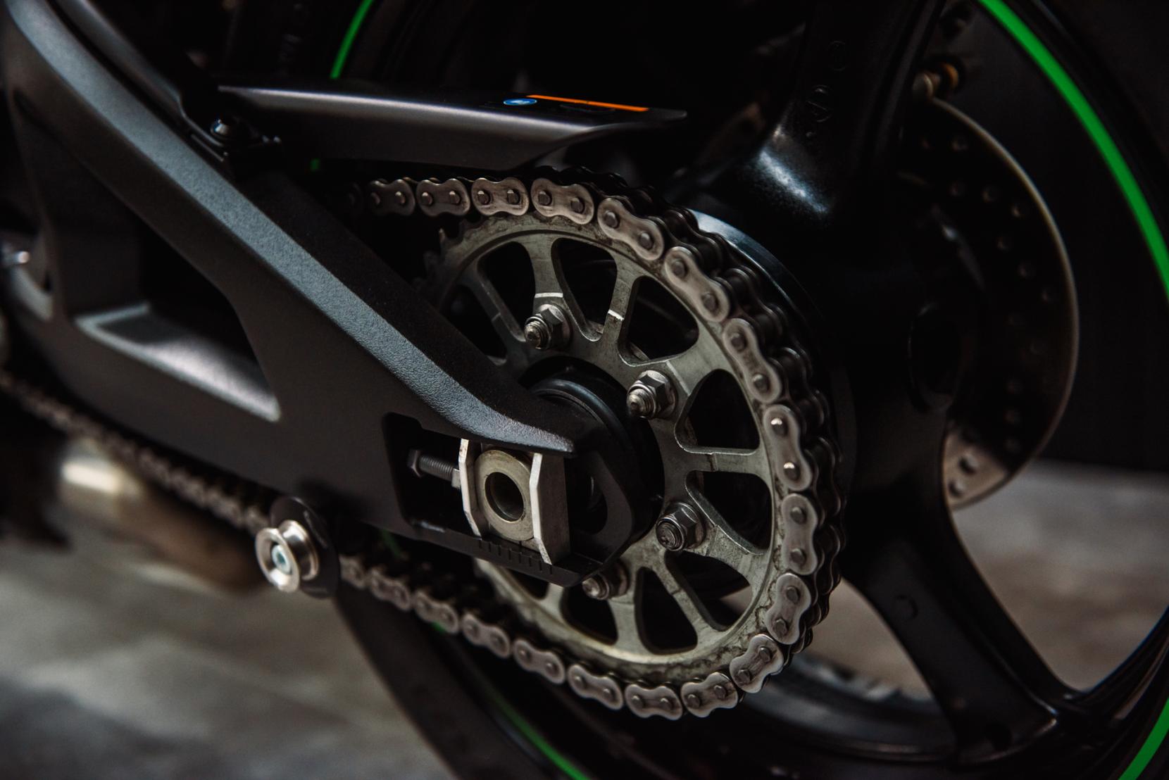 Kawasaki Ninja ZX-10R 1000 Super Sports Petrol Manual Euro 5 (213 ps)