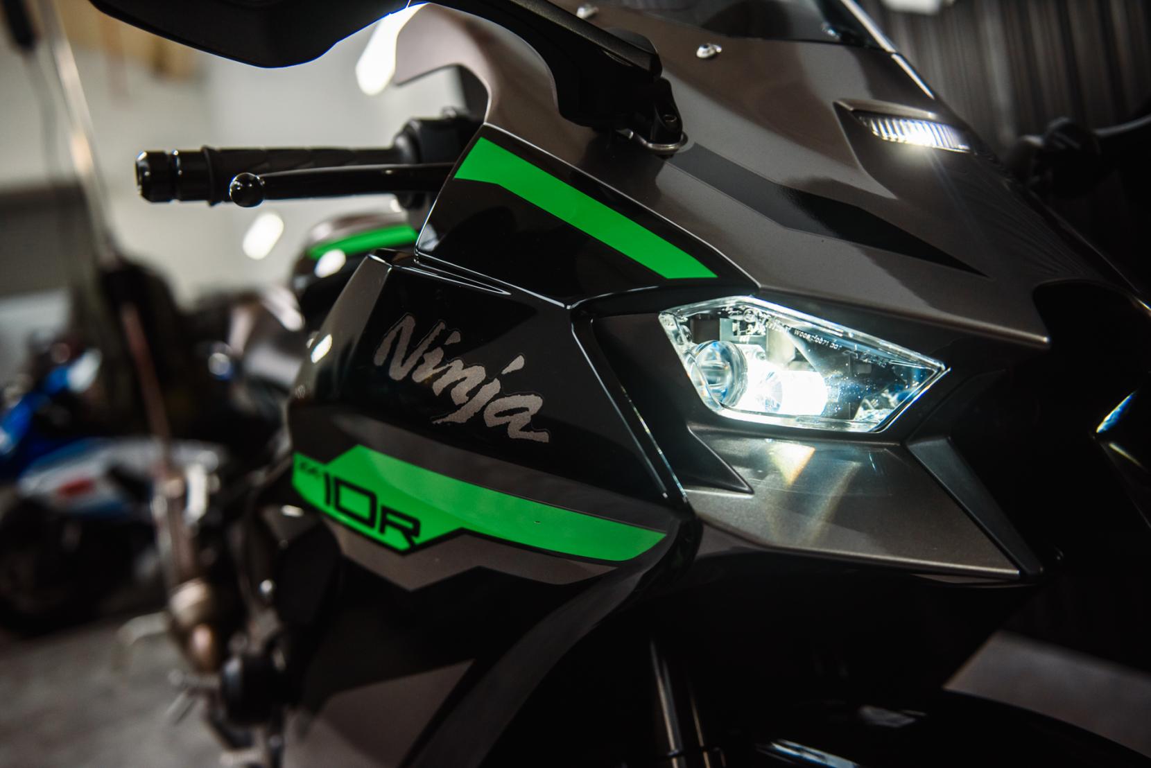 Kawasaki Ninja ZX-10R 1000 Super Sports Petrol Manual Euro 5 (213 ps)