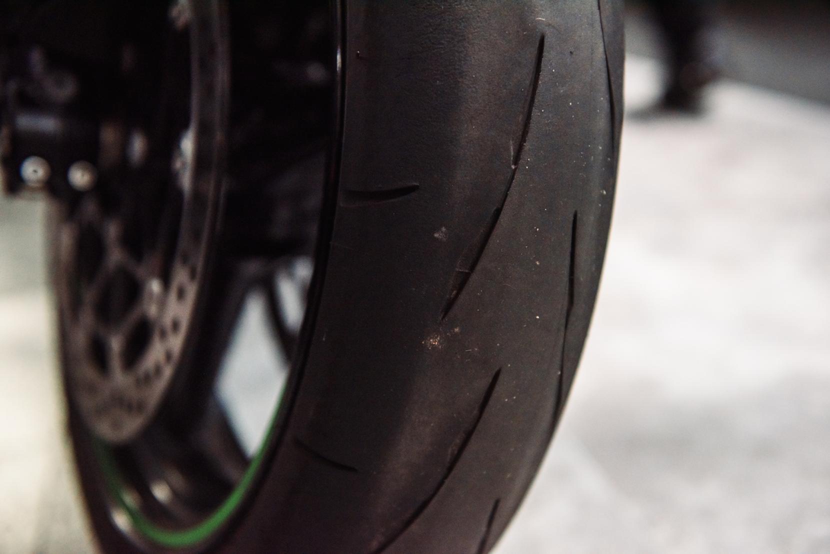 Kawasaki Ninja ZX-10R 1000 Super Sports Petrol Manual Euro 5 (213 ps)