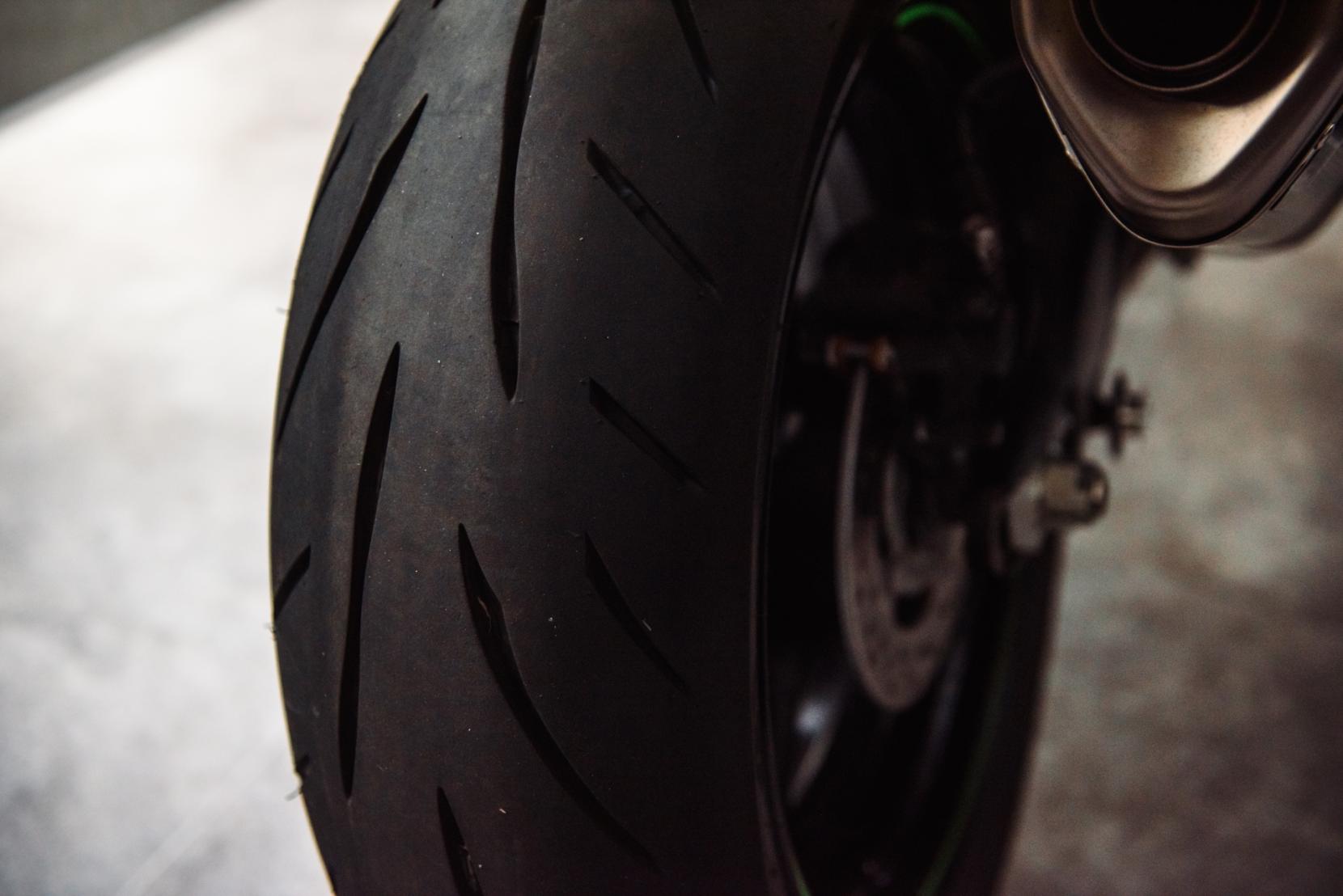 Kawasaki Ninja ZX-10R 1000 Super Sports Petrol Manual Euro 5 (213 ps)