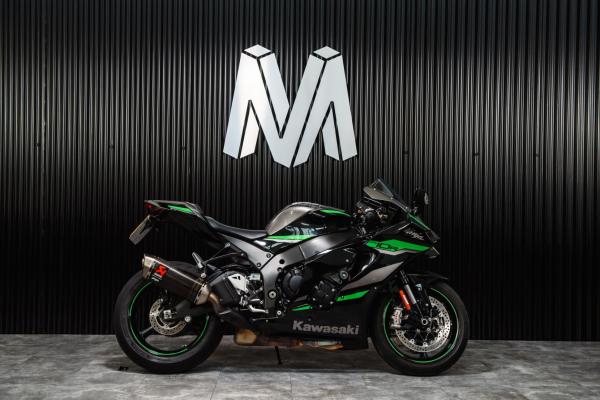 Kawasaki Ninja ZX-10R 1000 Super Sports Petrol Manual Euro 5 (213 ps)