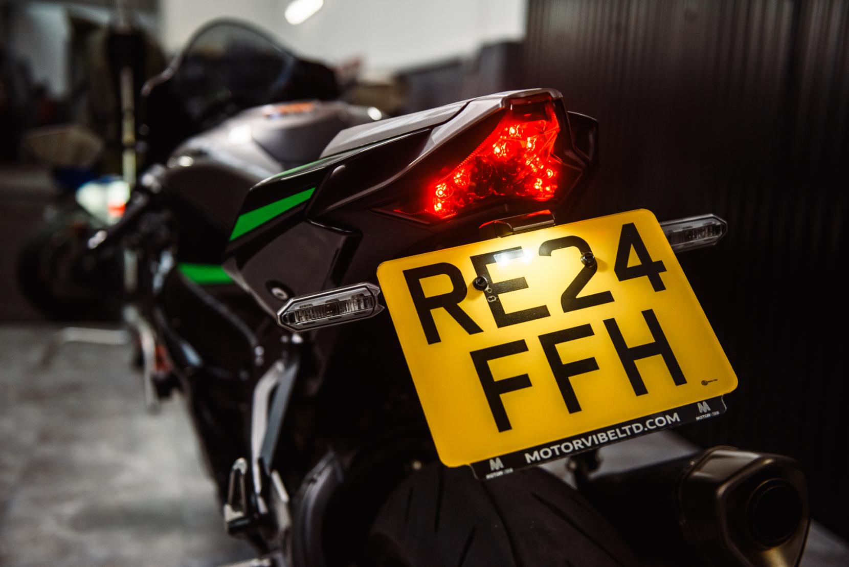 Kawasaki Ninja ZX-10R 1000 Super Sports Petrol Manual Euro 5 (213 ps)