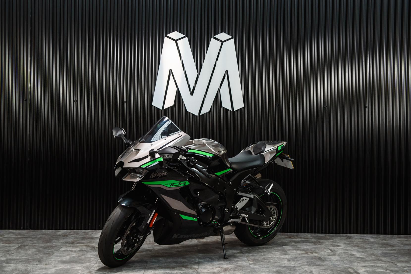 Kawasaki Ninja ZX-10R 1000 Super Sports Petrol Manual Euro 5 (213 ps)