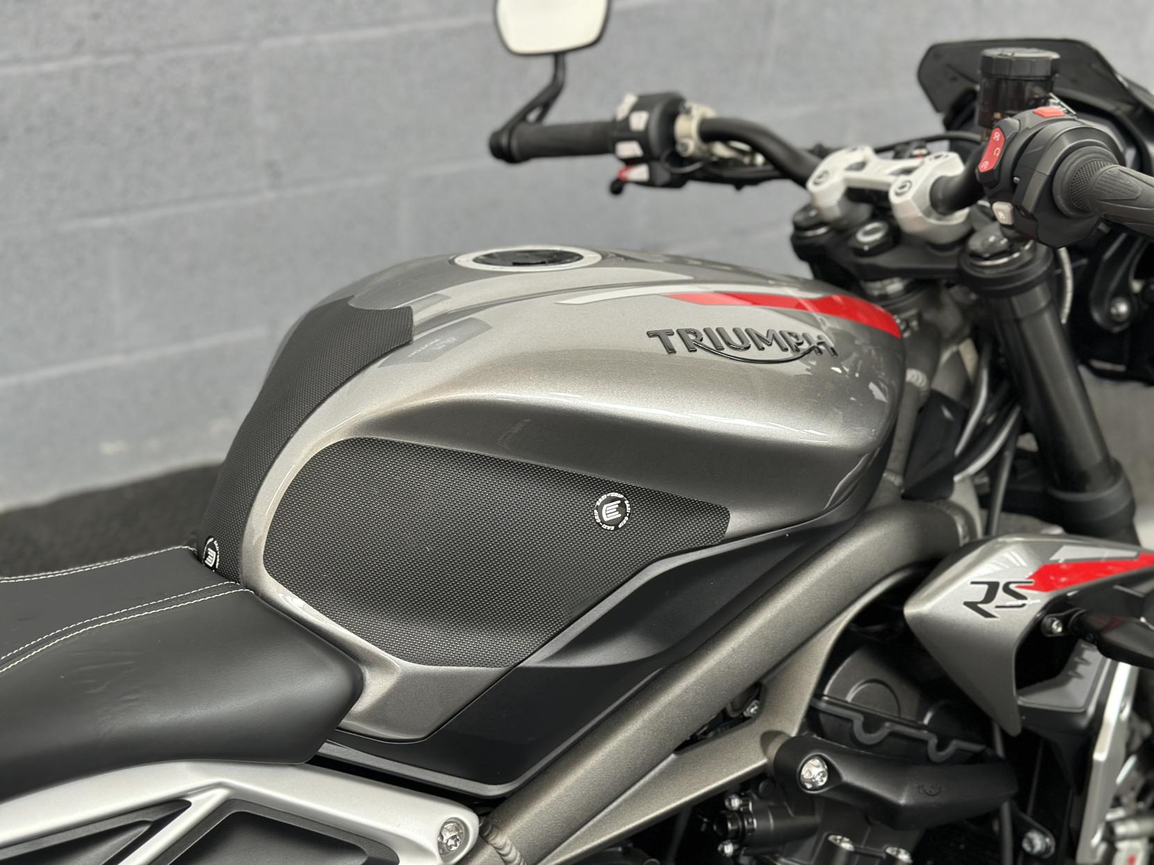 Triumph Street Triple 765 765 RS Naked Petrol Manual X-ring Euro 5 (124 ps)