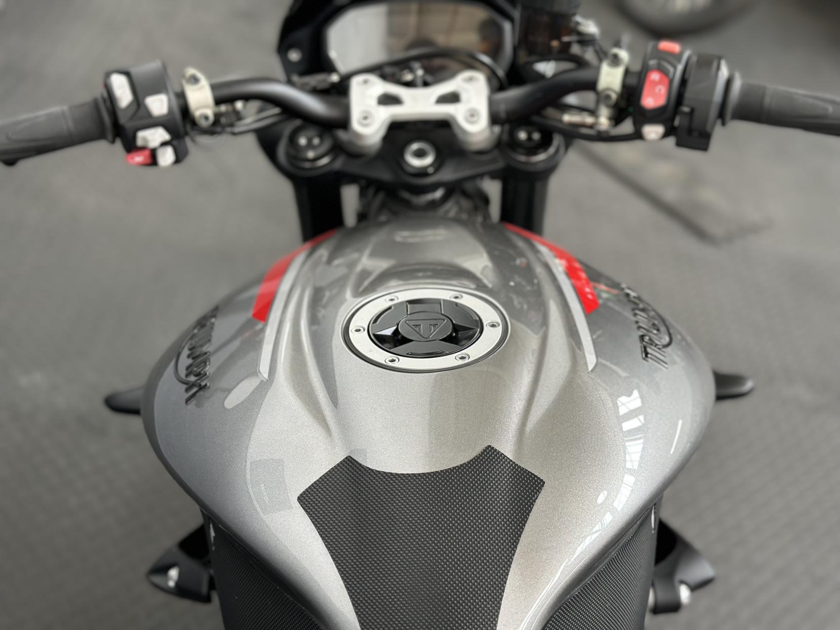 Triumph Street Triple 765 765 RS Naked Petrol Manual X-ring Euro 5 (124 ps)