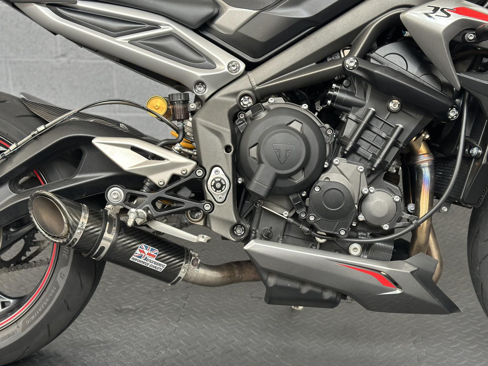 Triumph Street Triple 765 765 RS Naked Petrol Manual X-ring Euro 5 (124 ps)