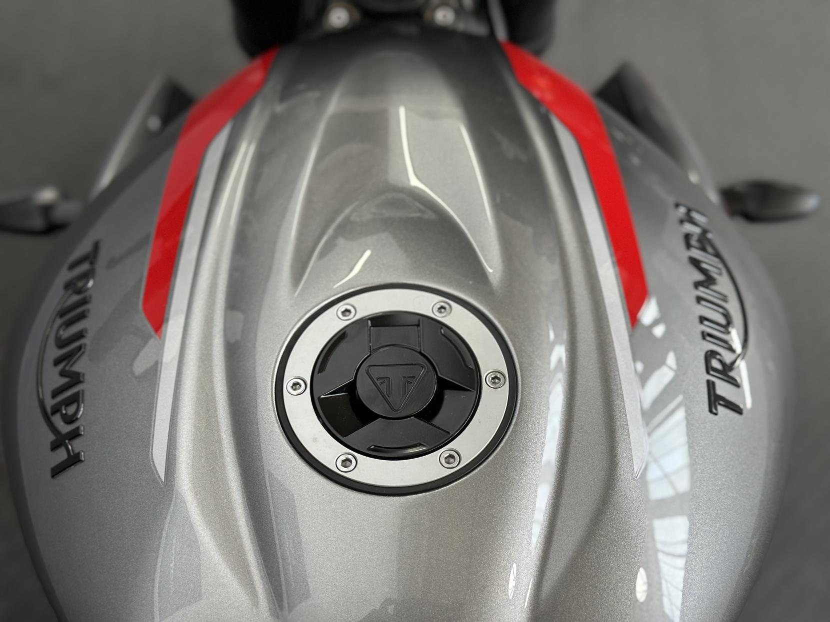 Triumph Street Triple 765 765 RS Naked Petrol Manual X-ring Euro 5 (124 ps)