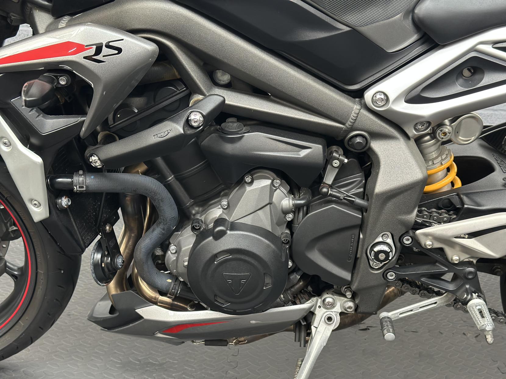 Triumph Street Triple 765 765 RS Naked Petrol Manual X-ring Euro 5 (124 ps)