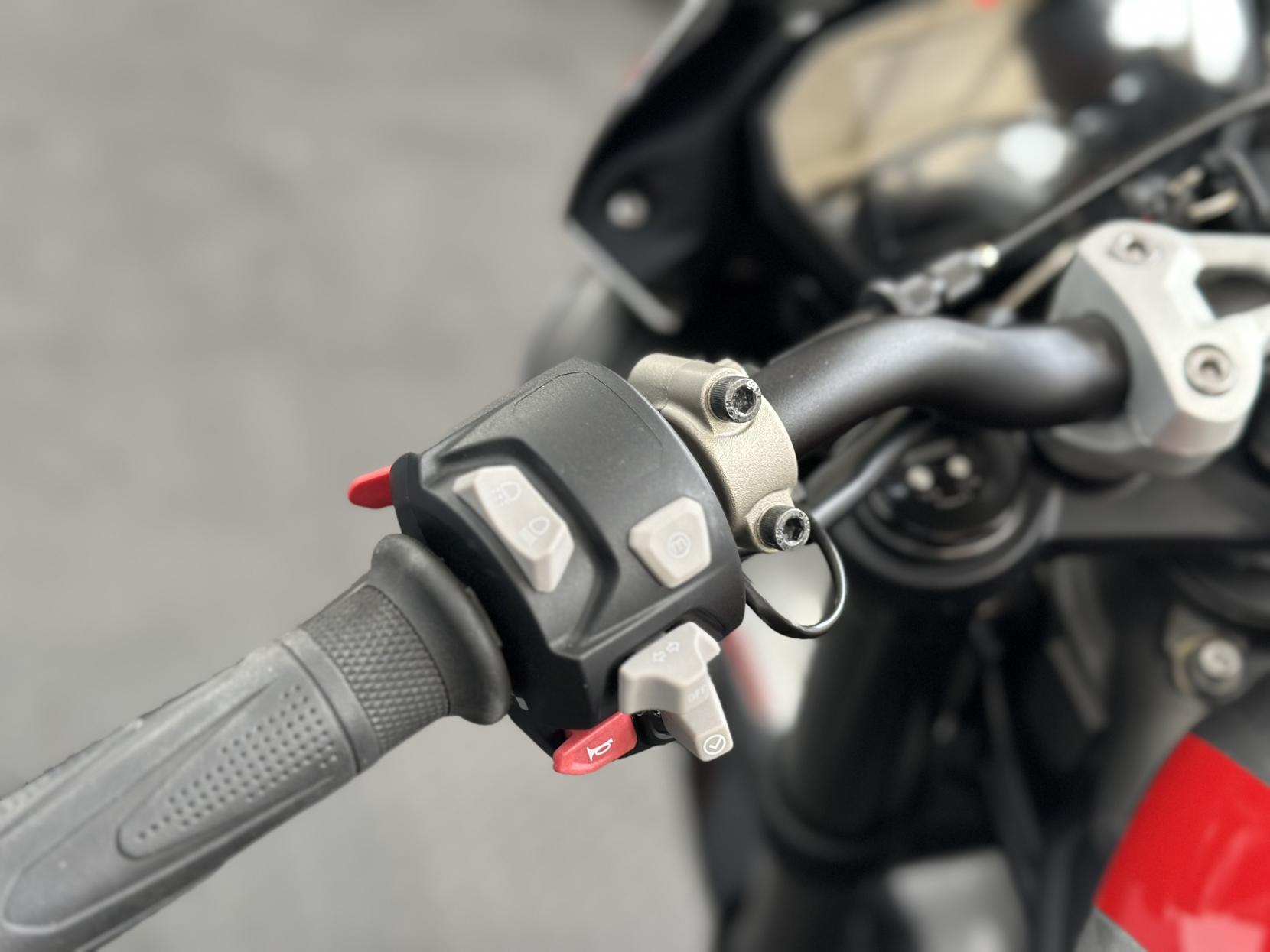 Triumph Street Triple 765 765 RS Naked Petrol Manual X-ring Euro 5 (124 ps)