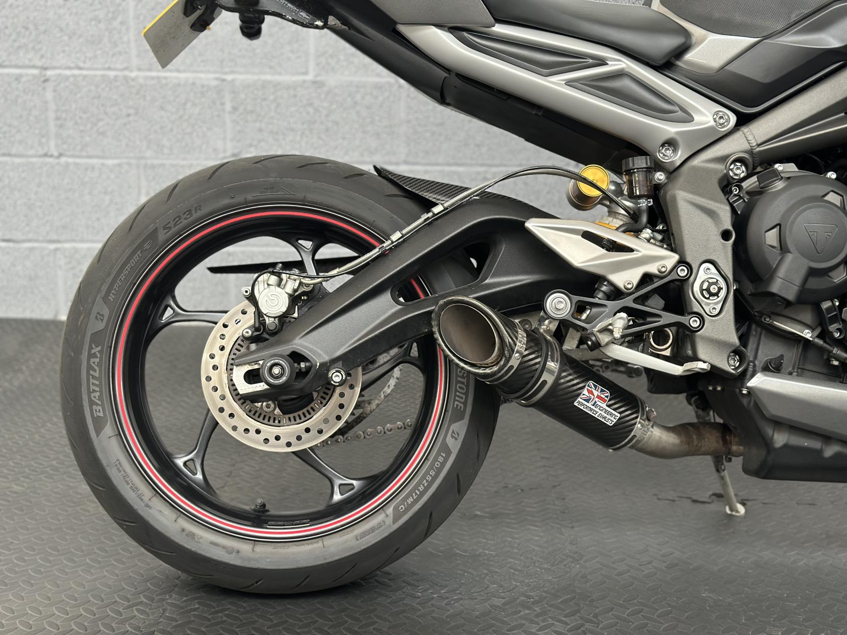 Triumph Street Triple 765 765 RS Naked Petrol Manual X-ring Euro 5 (124 ps)