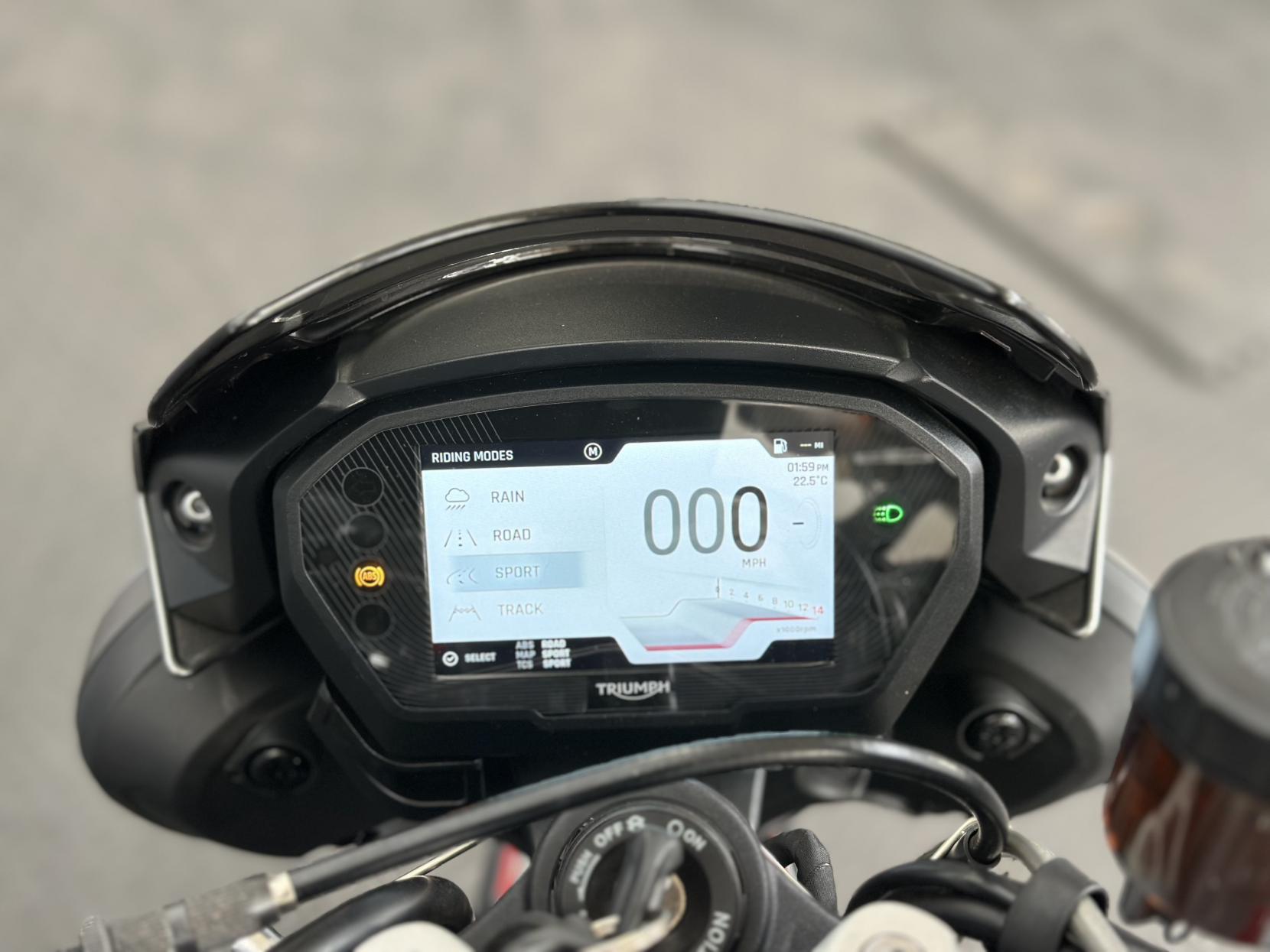 Triumph Street Triple 765 765 RS Naked Petrol Manual X-ring Euro 5 (124 ps)