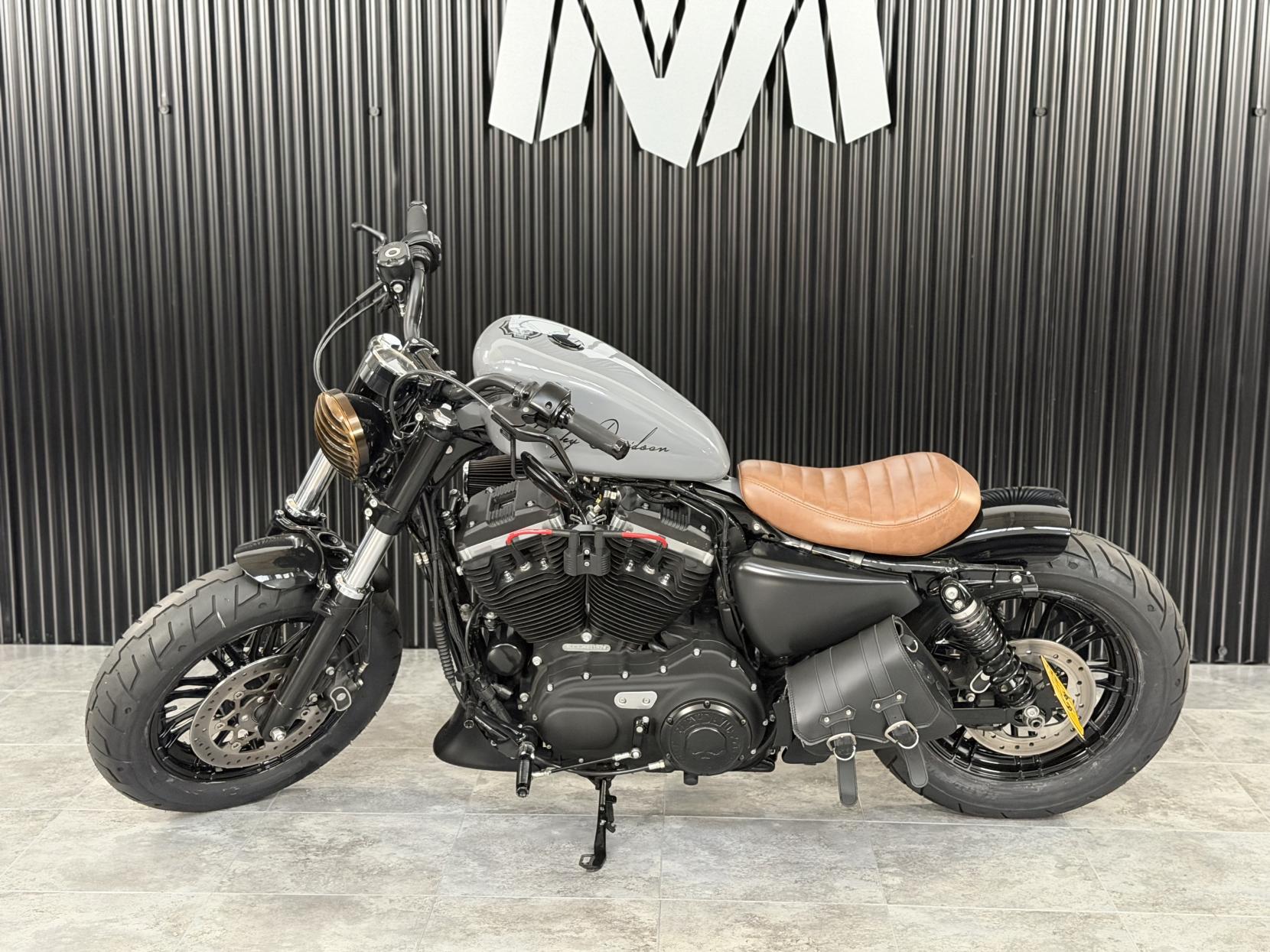 Harley-Davidson Sportster 1200 XL1200X Forty-Eight Custom Cruiser Petrol Manual Euro 4 (66 ps)