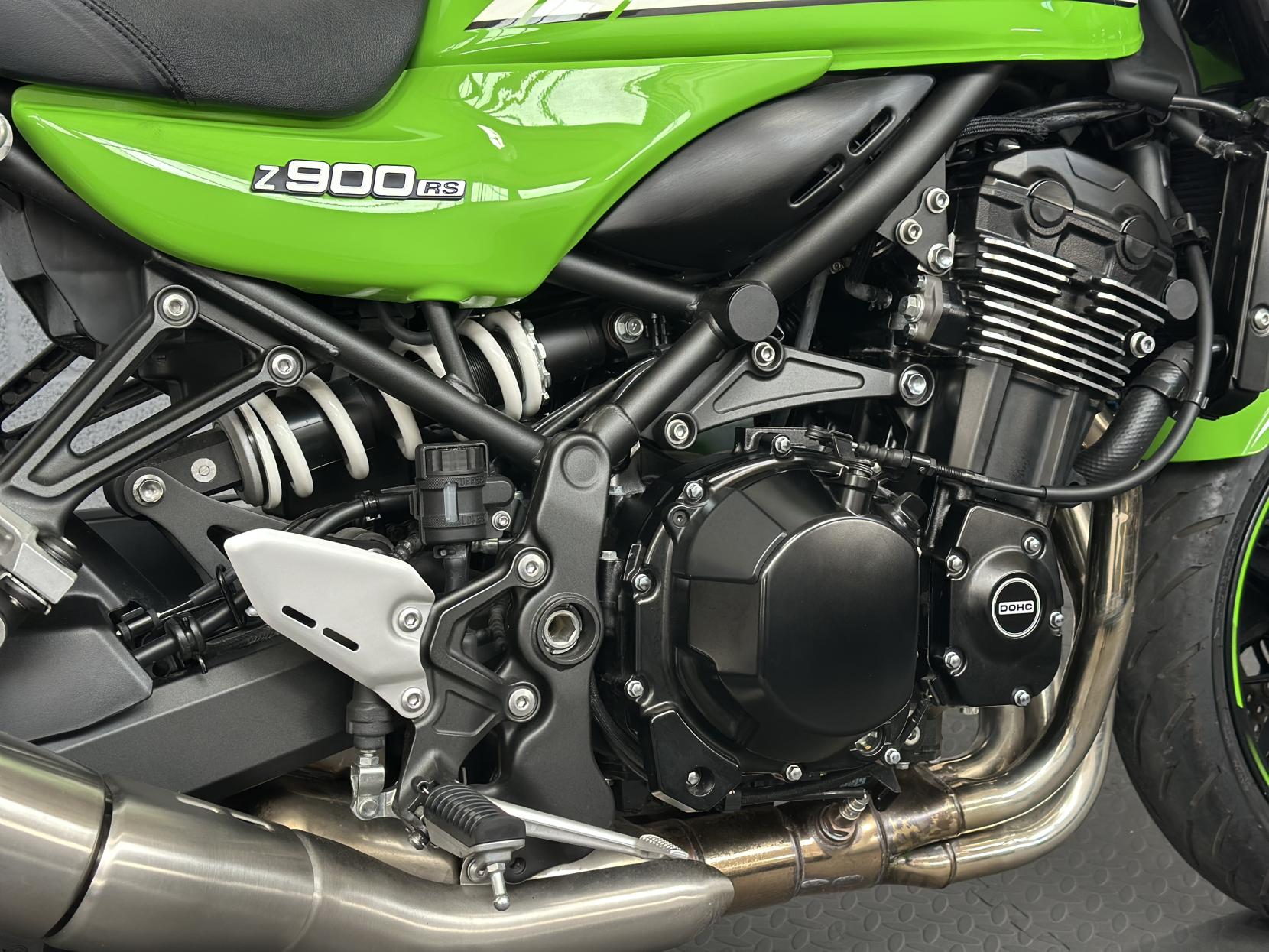 Kawasaki Z900 RS Café 900 Modern Classic Petrol Manual Euro 4 (111 ps)