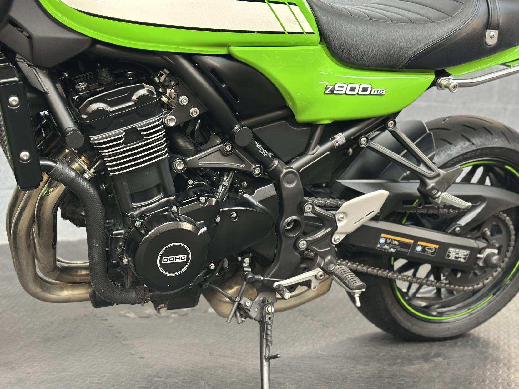Kawasaki Z900 RS Café 900 Modern Classic Petrol Manual Euro 4 (111 ps)