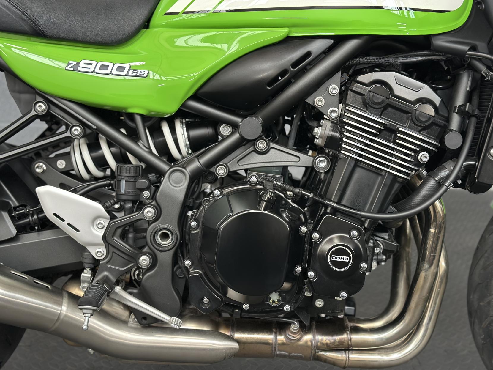 Kawasaki Z900 RS Café 900 Modern Classic Petrol Manual Euro 4 (111 ps)