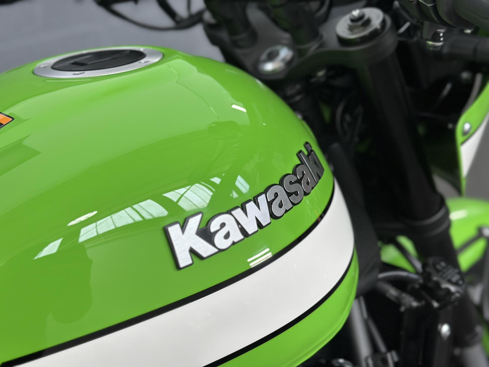 Kawasaki Z900 RS Café 900 Modern Classic Petrol Manual Euro 4 (111 ps)