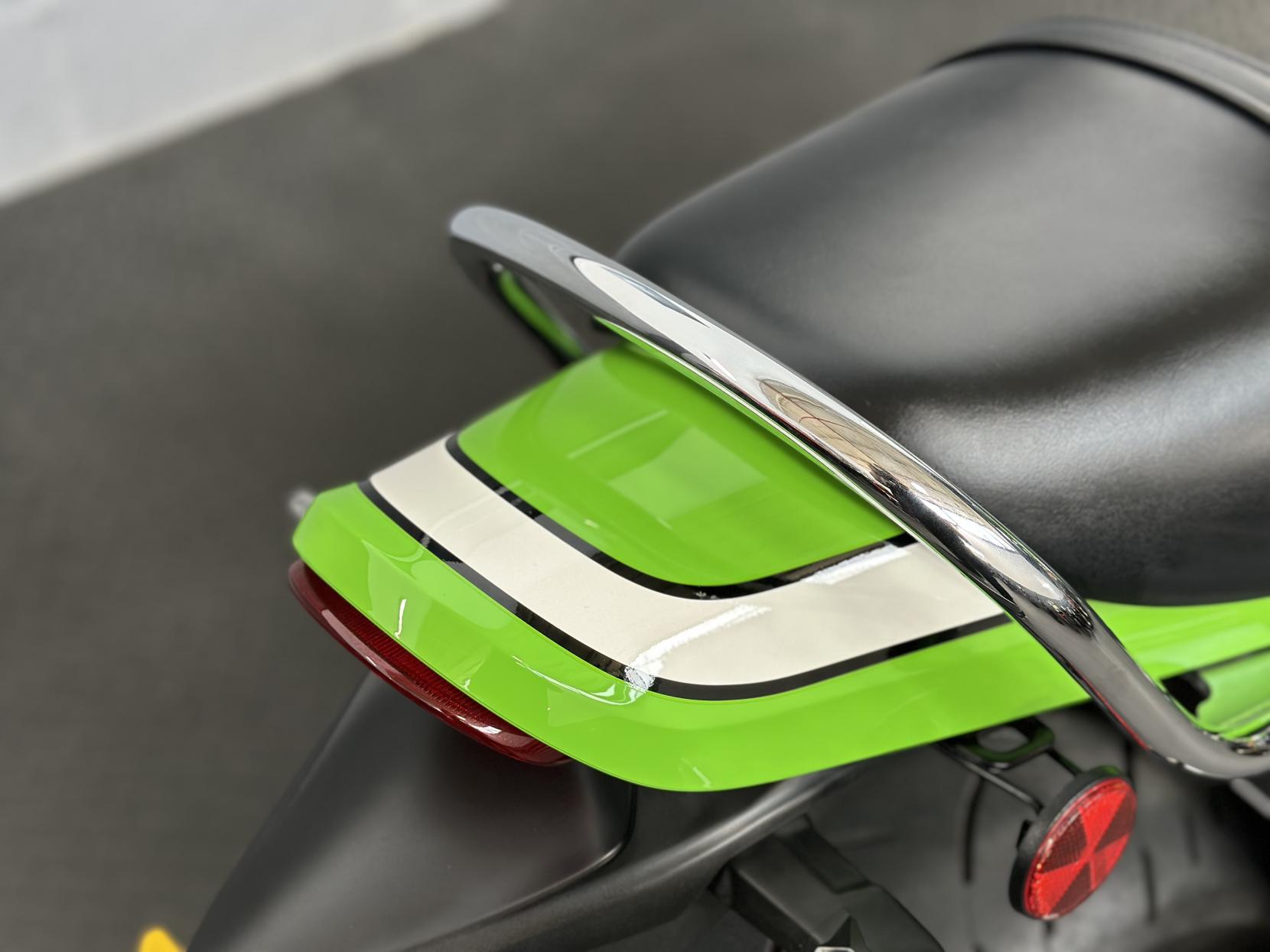 Kawasaki Z900 RS Café 900 Modern Classic Petrol Manual Euro 4 (111 ps)