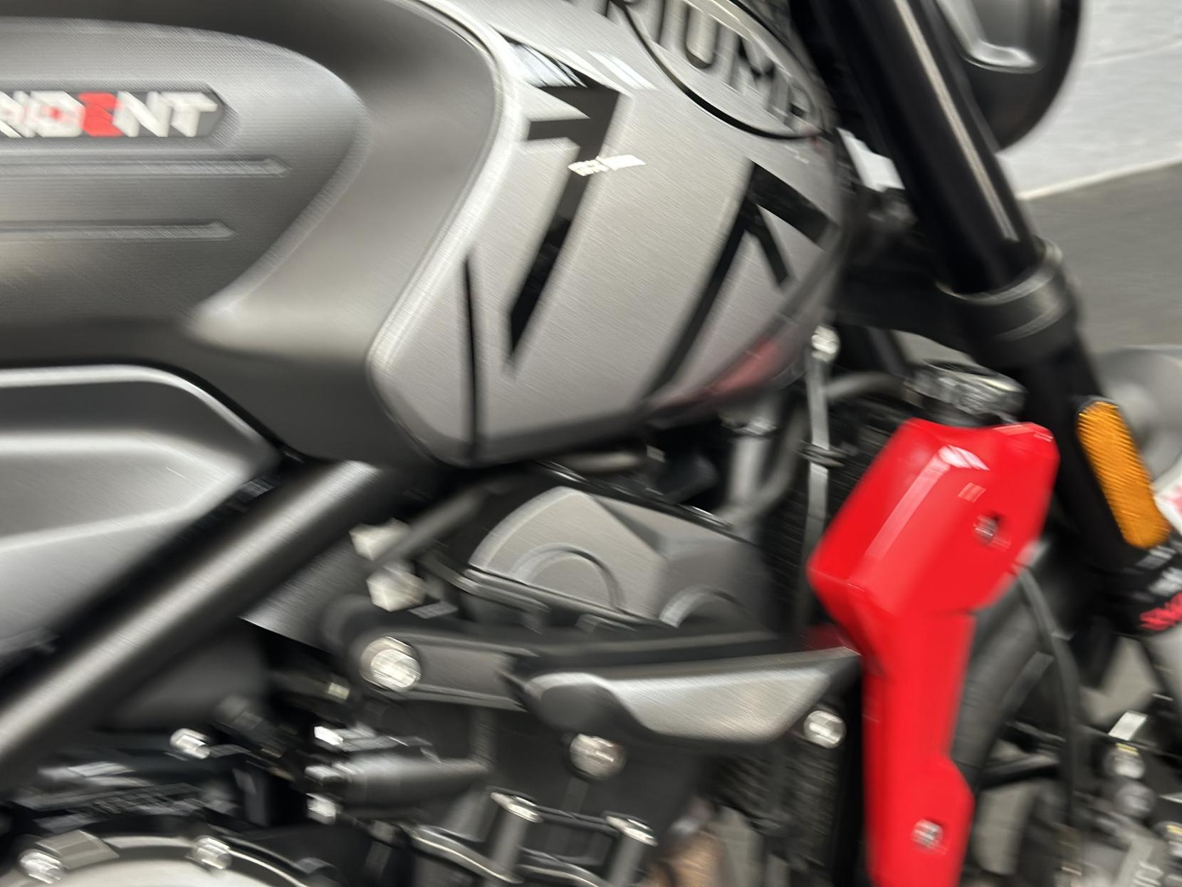 Triumph Trident 660 660 Roadster/Retro Petrol Manual X-ring Euro 5 (82 ps)