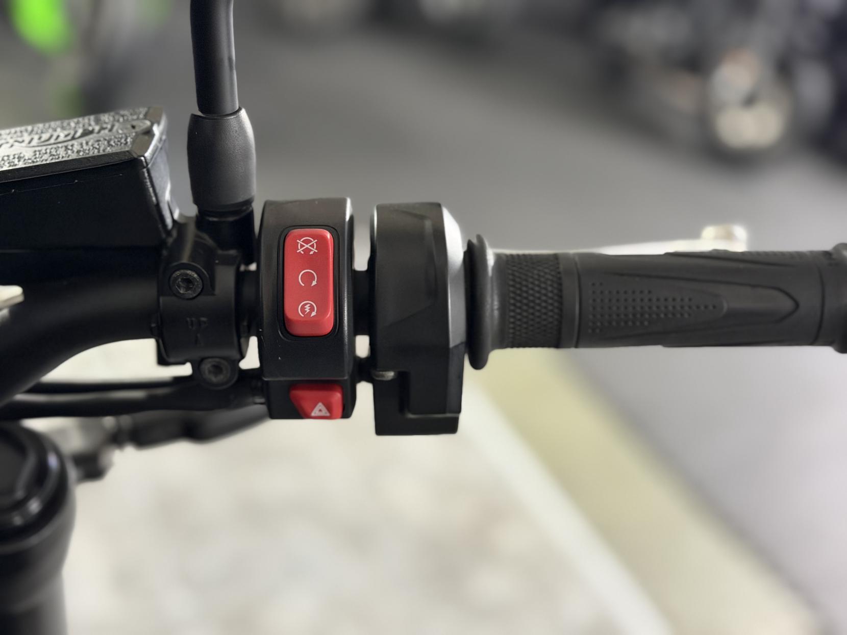 Triumph Trident 660 660 Roadster/Retro Petrol Manual X-ring Euro 5 (82 ps)