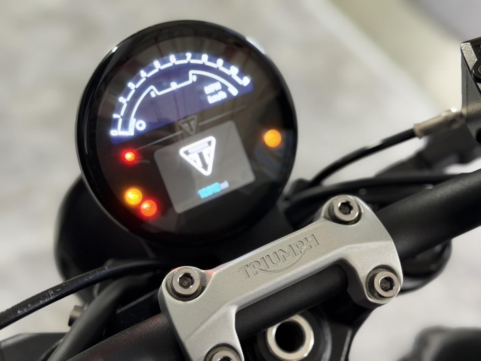 Triumph Trident 660 660 Roadster/Retro Petrol Manual X-ring Euro 5 (82 ps)