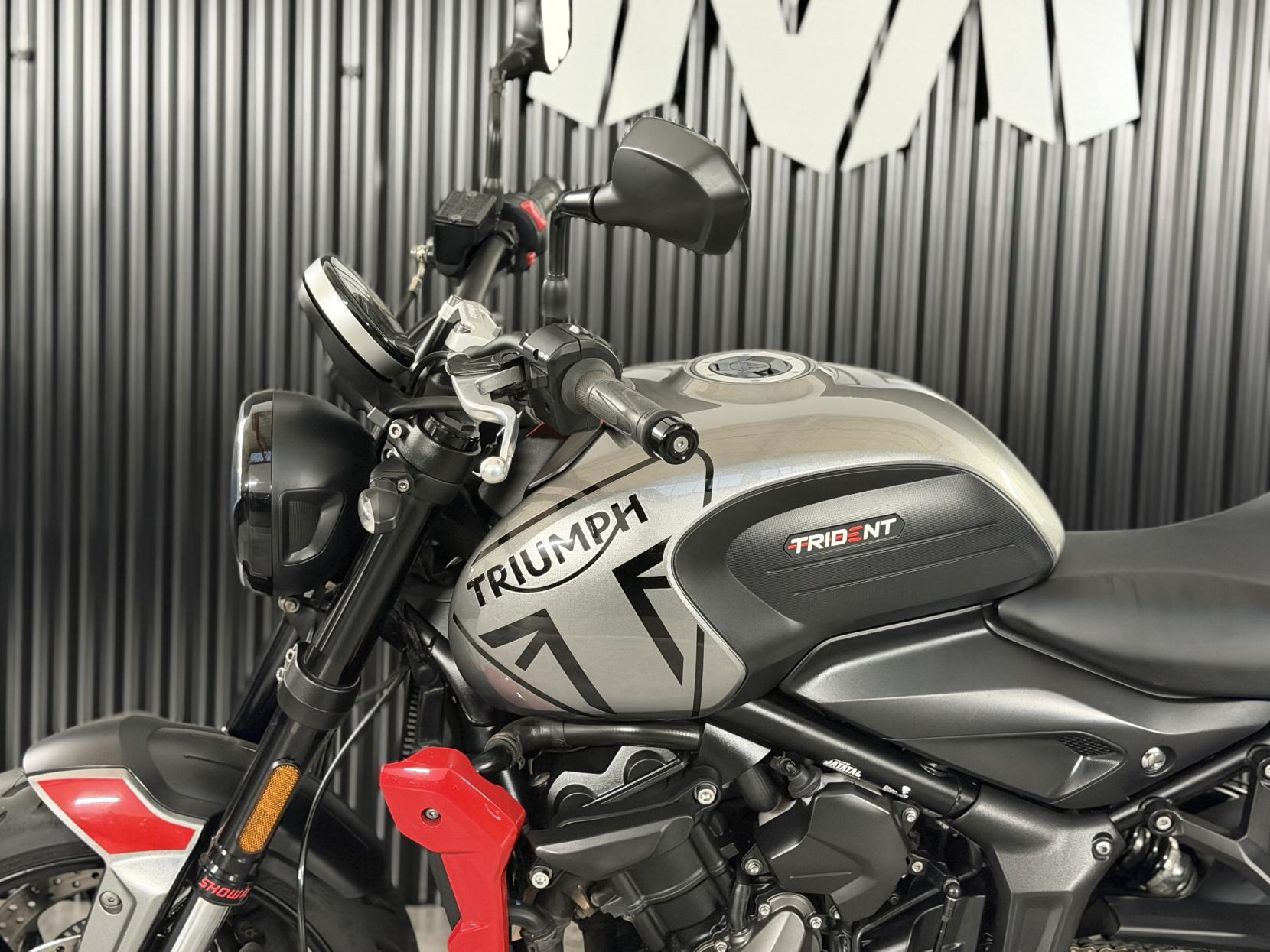 Triumph Trident 660 660 Roadster/Retro Petrol Manual X-ring Euro 5 (82 ps)