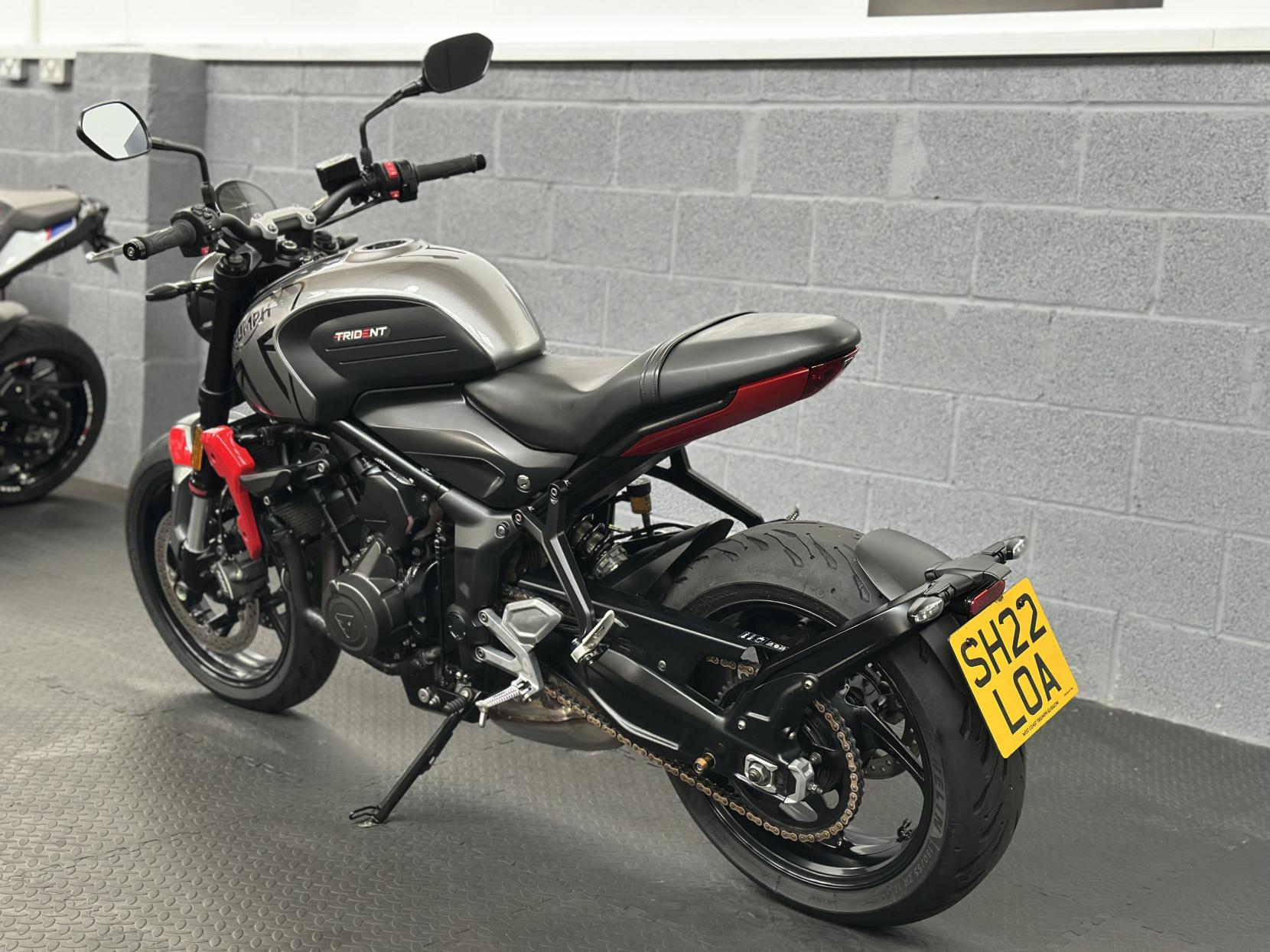 Triumph Trident 660 660 Roadster/Retro Petrol Manual X-ring Euro 5 (82 ps)