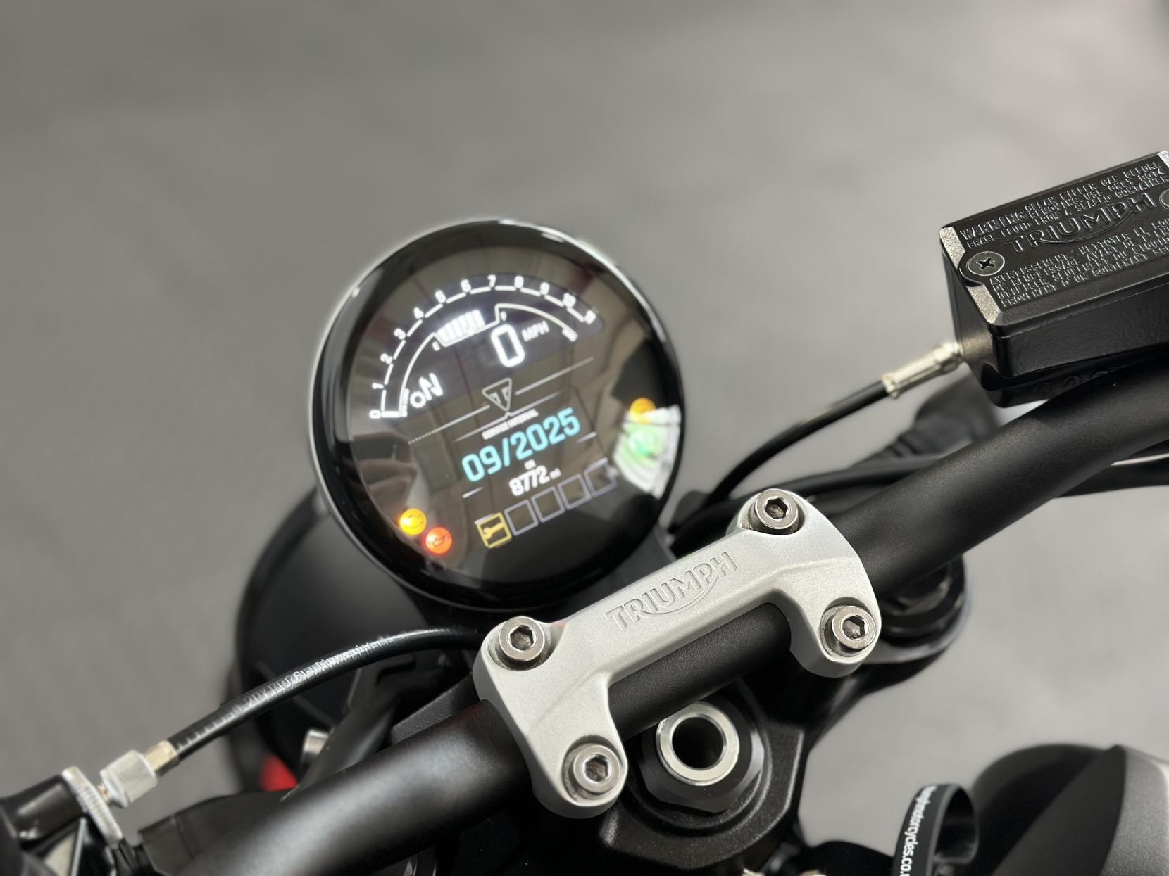 Triumph Trident 660 660 Roadster/Retro Petrol Manual X-ring Euro 5 (82 ps)