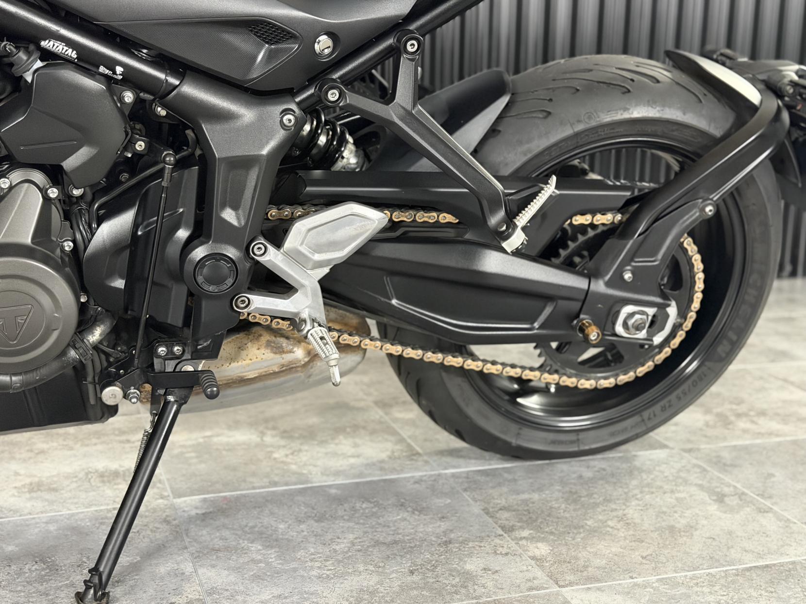 Triumph Trident 660 660 Roadster/Retro Petrol Manual X-ring Euro 5 (82 ps)