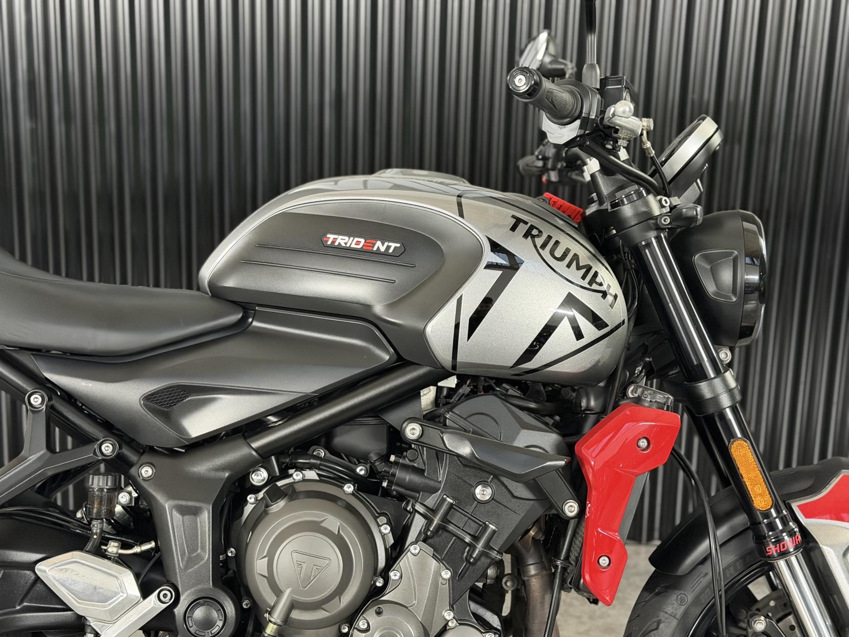 Triumph Trident 660 660 Roadster/Retro Petrol Manual X-ring Euro 5 (82 ps)