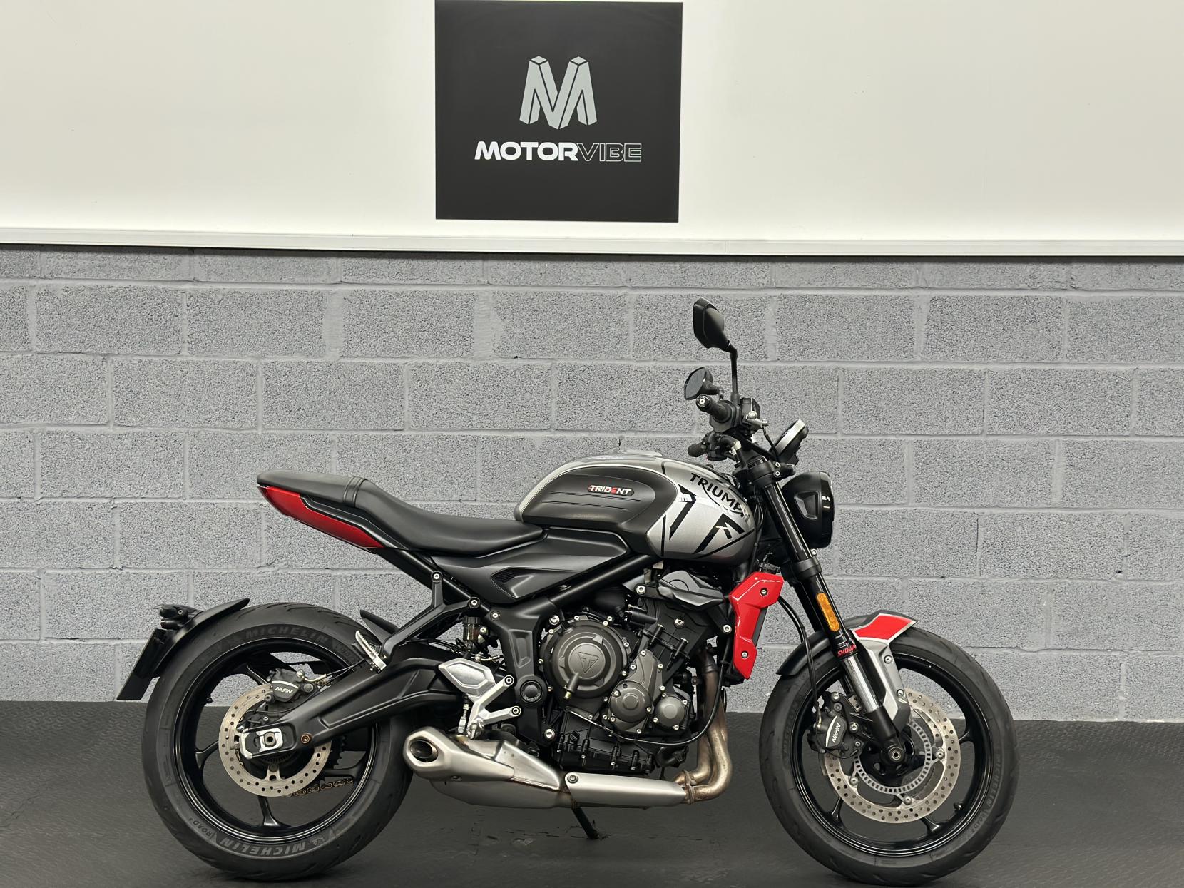 Triumph Trident 660 660 Roadster/Retro Petrol Manual X-ring Euro 5 (82 ps)