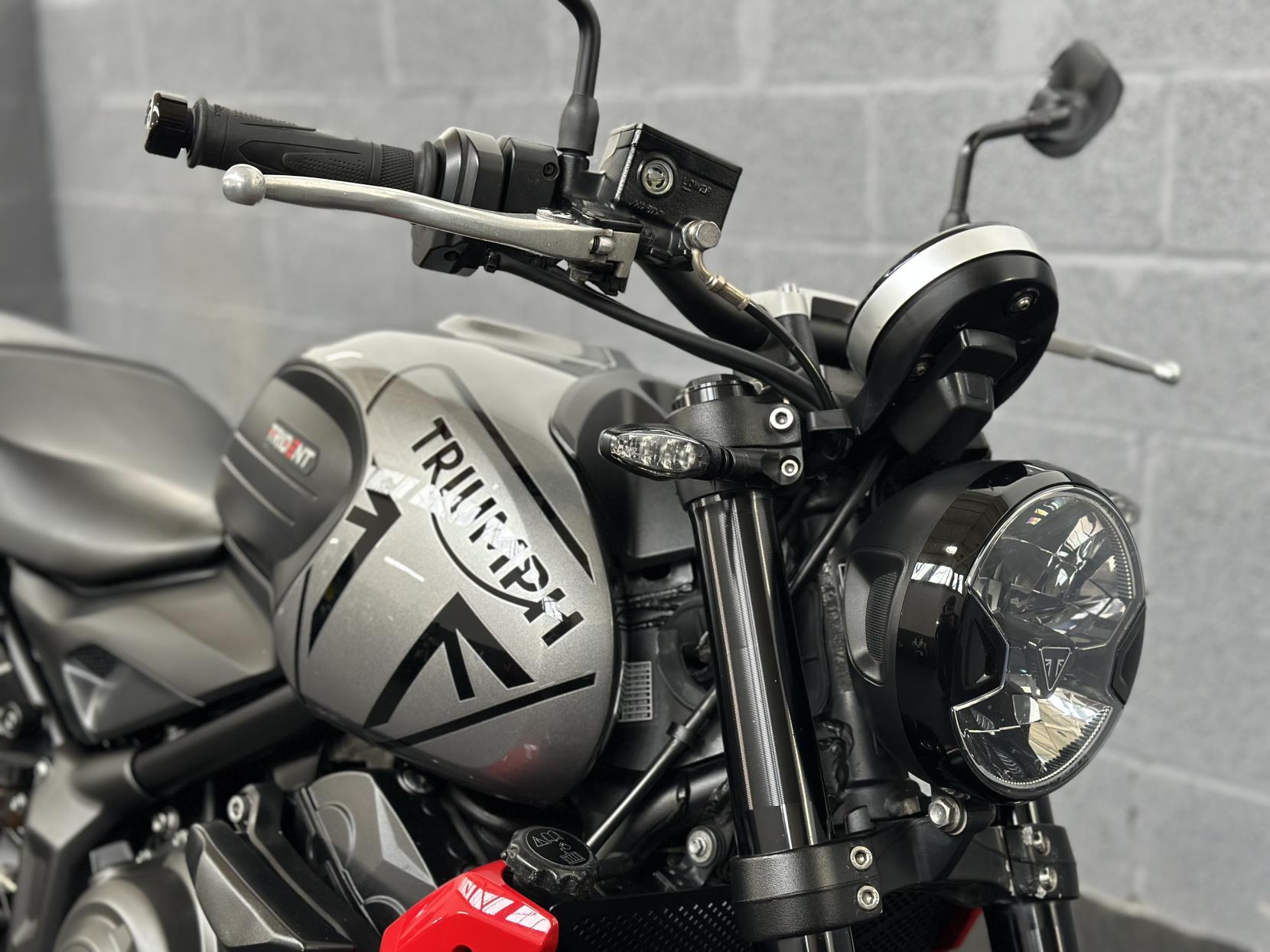 Triumph Trident 660 660 Roadster/Retro Petrol Manual X-ring Euro 5 (82 ps)