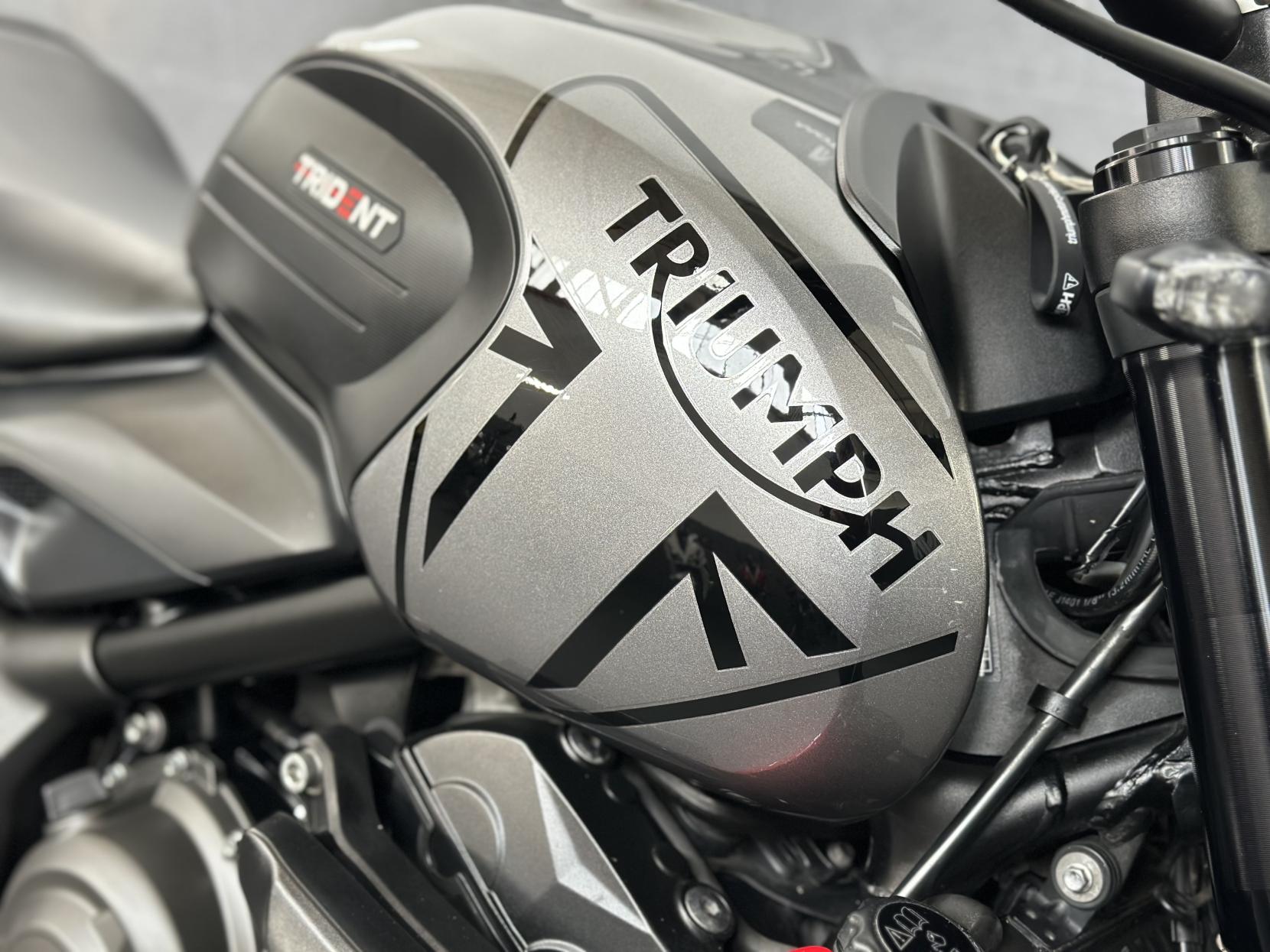 Triumph Trident 660 660 Roadster/Retro Petrol Manual X-ring Euro 5 (82 ps)