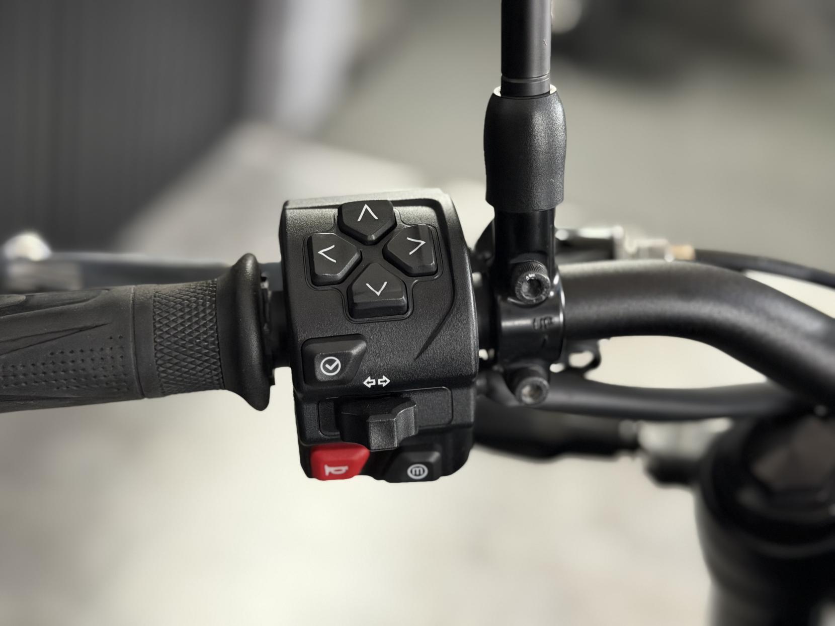 Triumph Trident 660 660 Roadster/Retro Petrol Manual X-ring Euro 5 (82 ps)