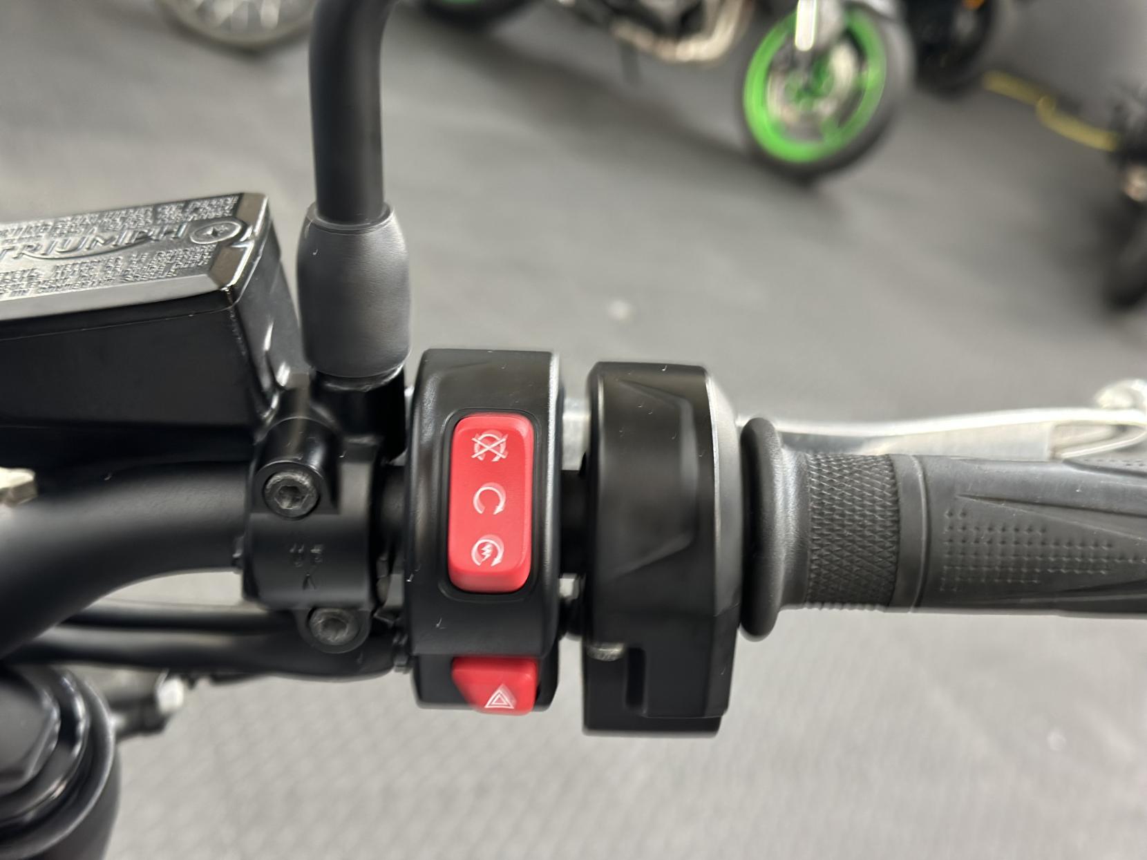 Triumph Trident 660 660 Roadster/Retro Petrol Manual X-ring Euro 5 (82 ps)