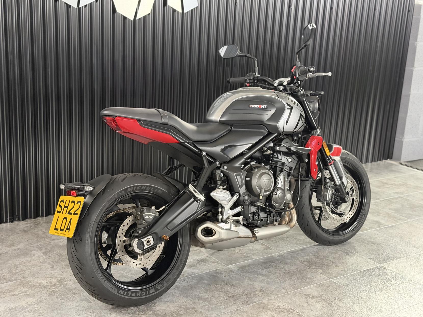 Triumph Trident 660 660 Roadster/Retro Petrol Manual X-ring Euro 5 (82 ps)