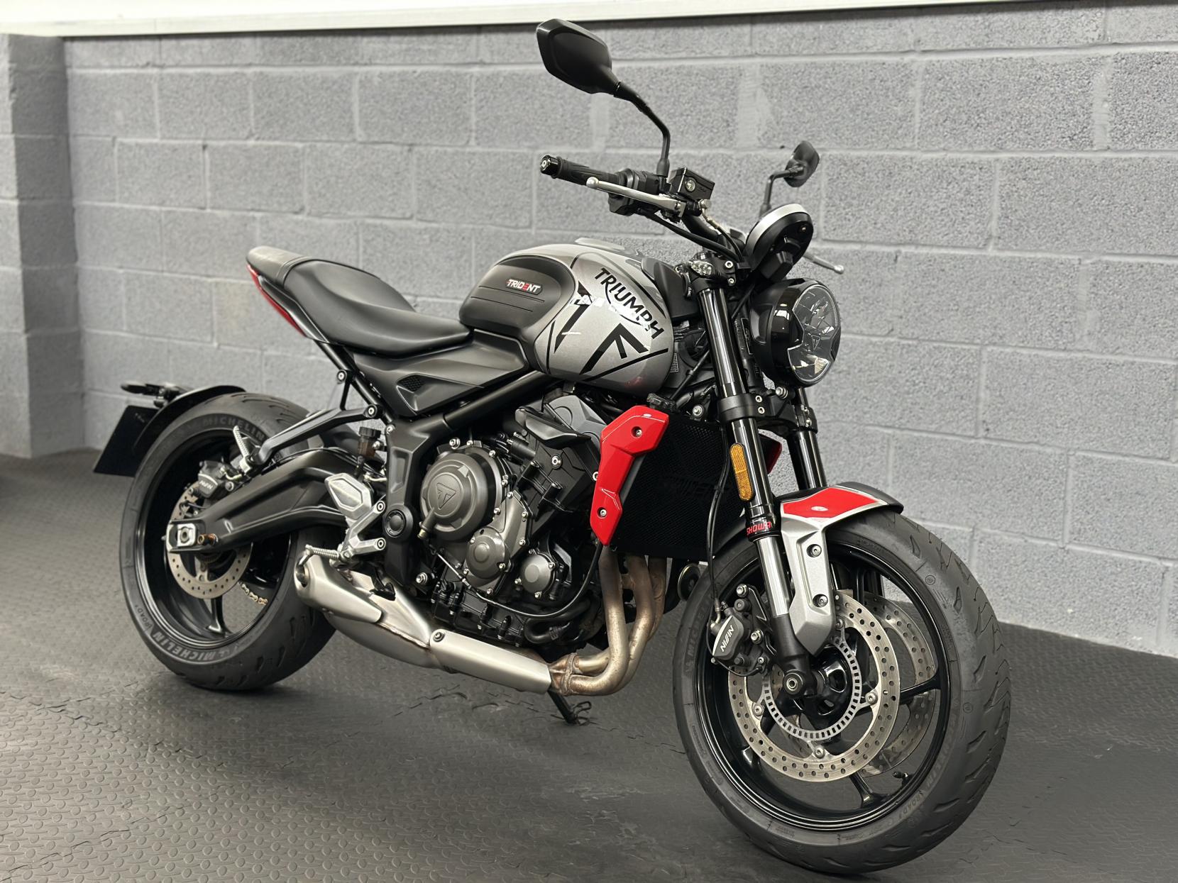 Triumph Trident 660 660 Roadster/Retro Petrol Manual X-ring Euro 5 (82 ps)