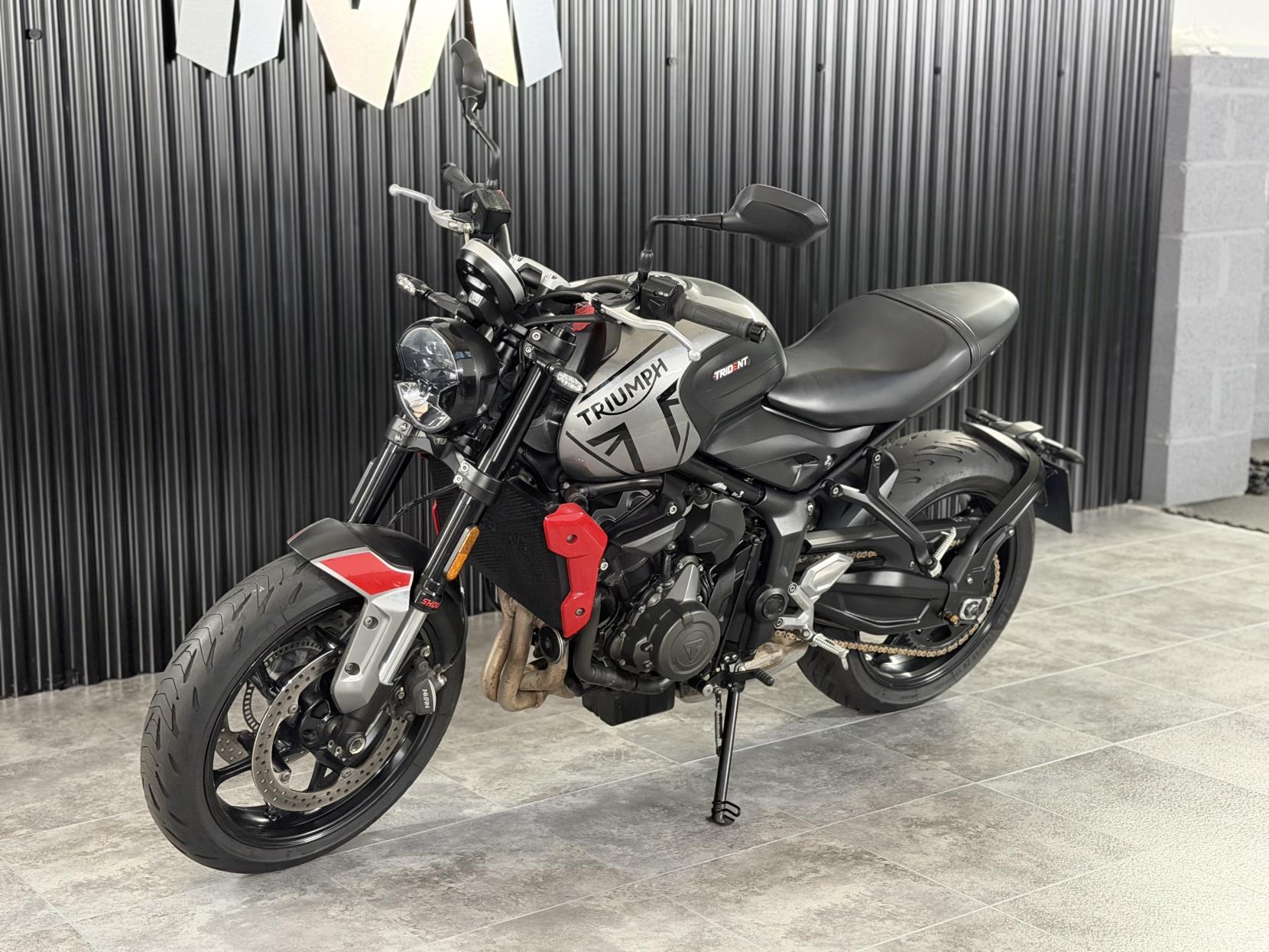 Triumph Trident 660 660 Roadster/Retro Petrol Manual X-ring Euro 5 (82 ps)