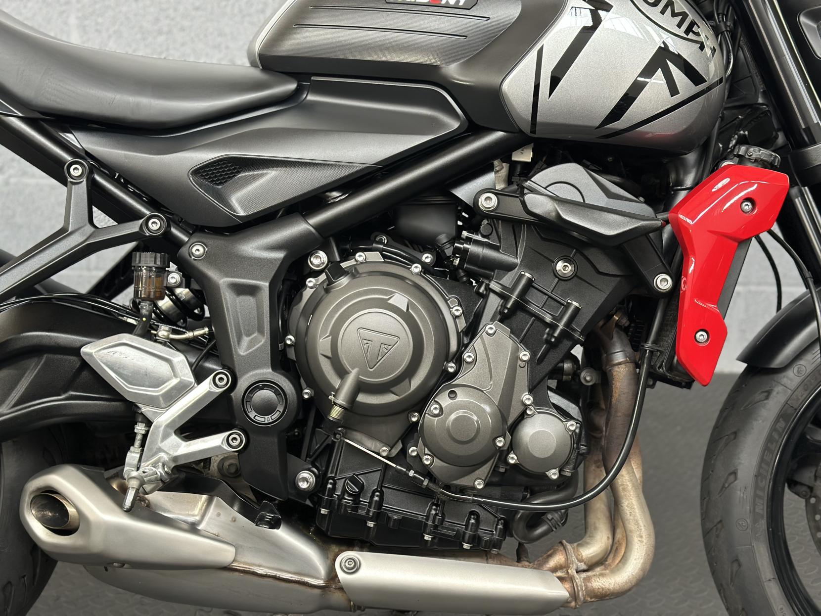 Triumph Trident 660 660 Roadster/Retro Petrol Manual X-ring Euro 5 (82 ps)