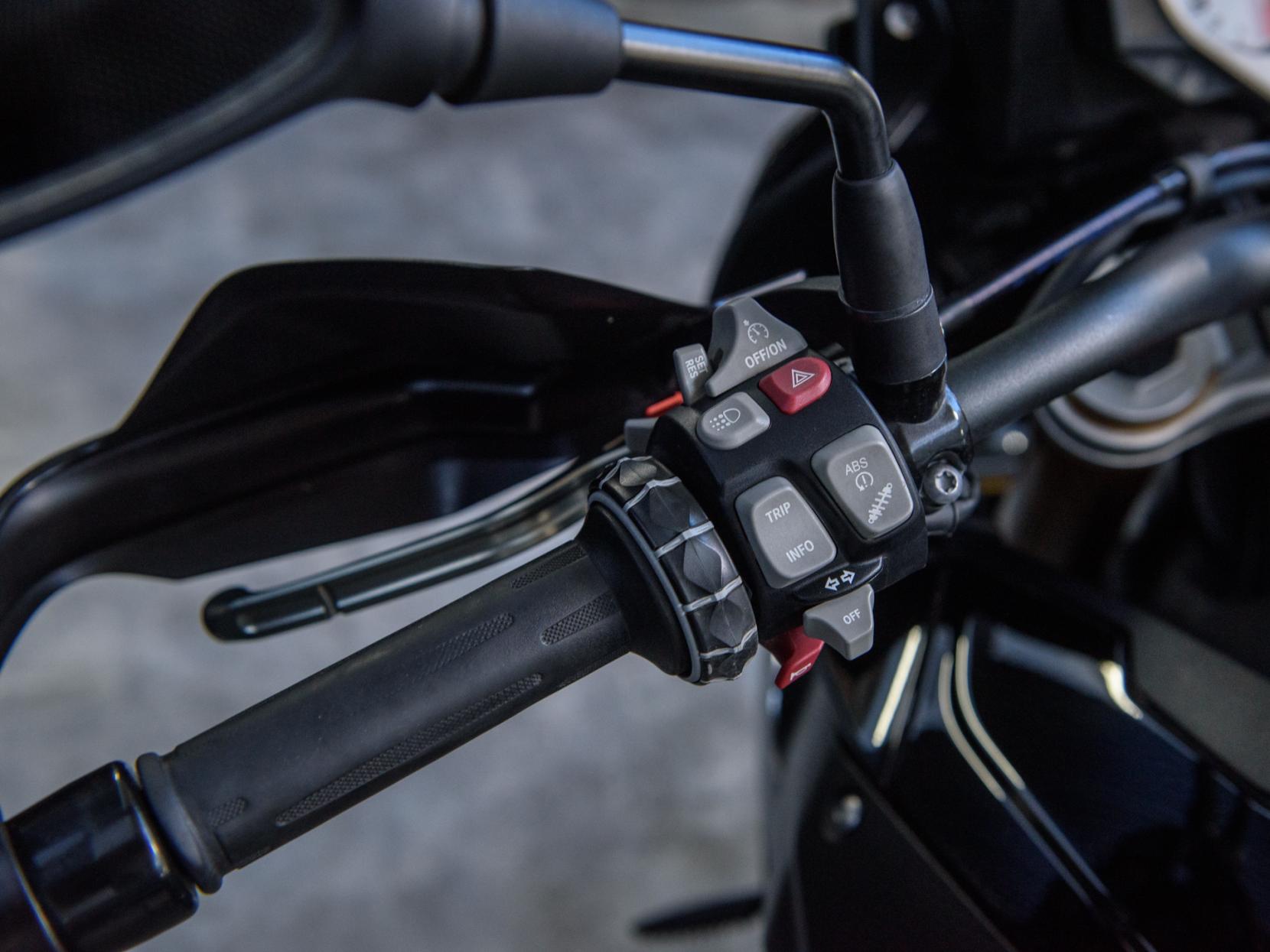 BMW S 1000 XR 1000 Sport SE Sports Tourer Petrol Manual Euro 4 (164 ps)