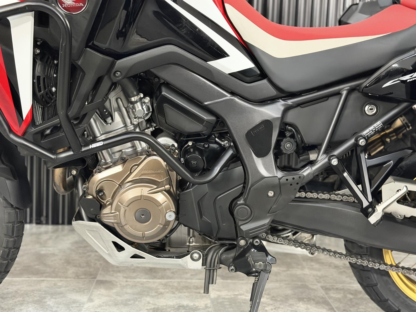 Honda CRF1000L Africa Twin 1000 Adventure Petrol Automatic Euro 4 (95 ps)