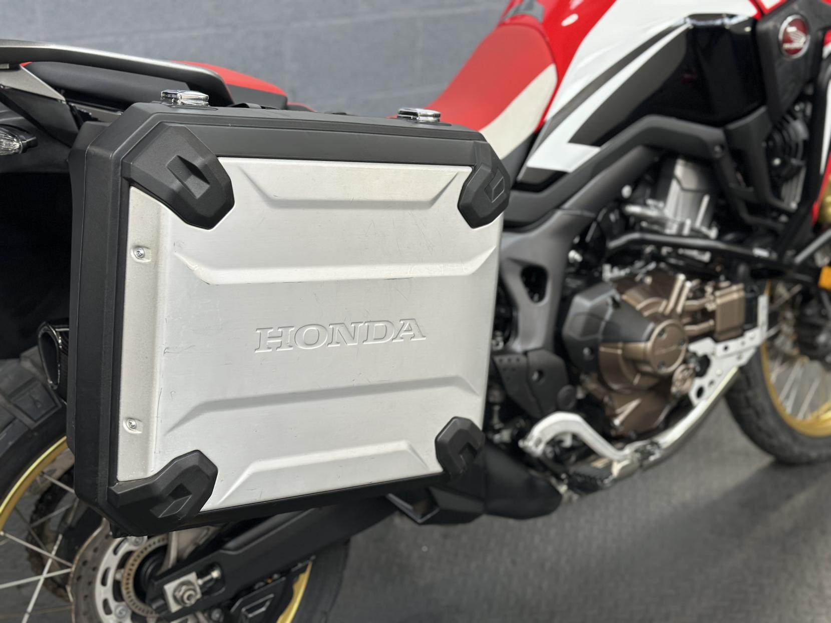 Honda CRF1000L Africa Twin 1000 Adventure Petrol Automatic Euro 4 (95 ps)