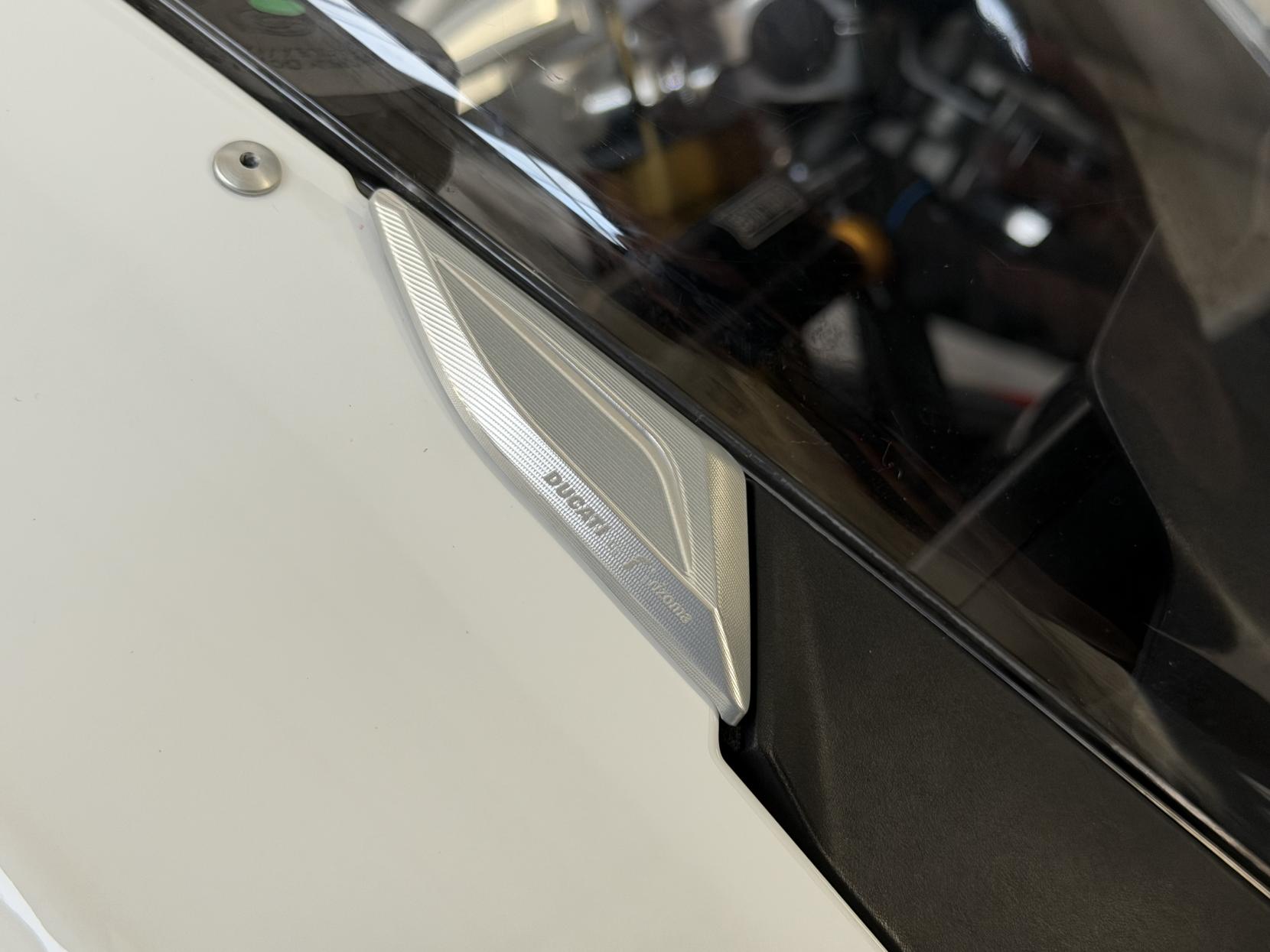 Ducati Panigale V2 955 Final Edition Super Sports Petrol Ducati Quick Shift - EVO 2 Euro 5 (155 ps)