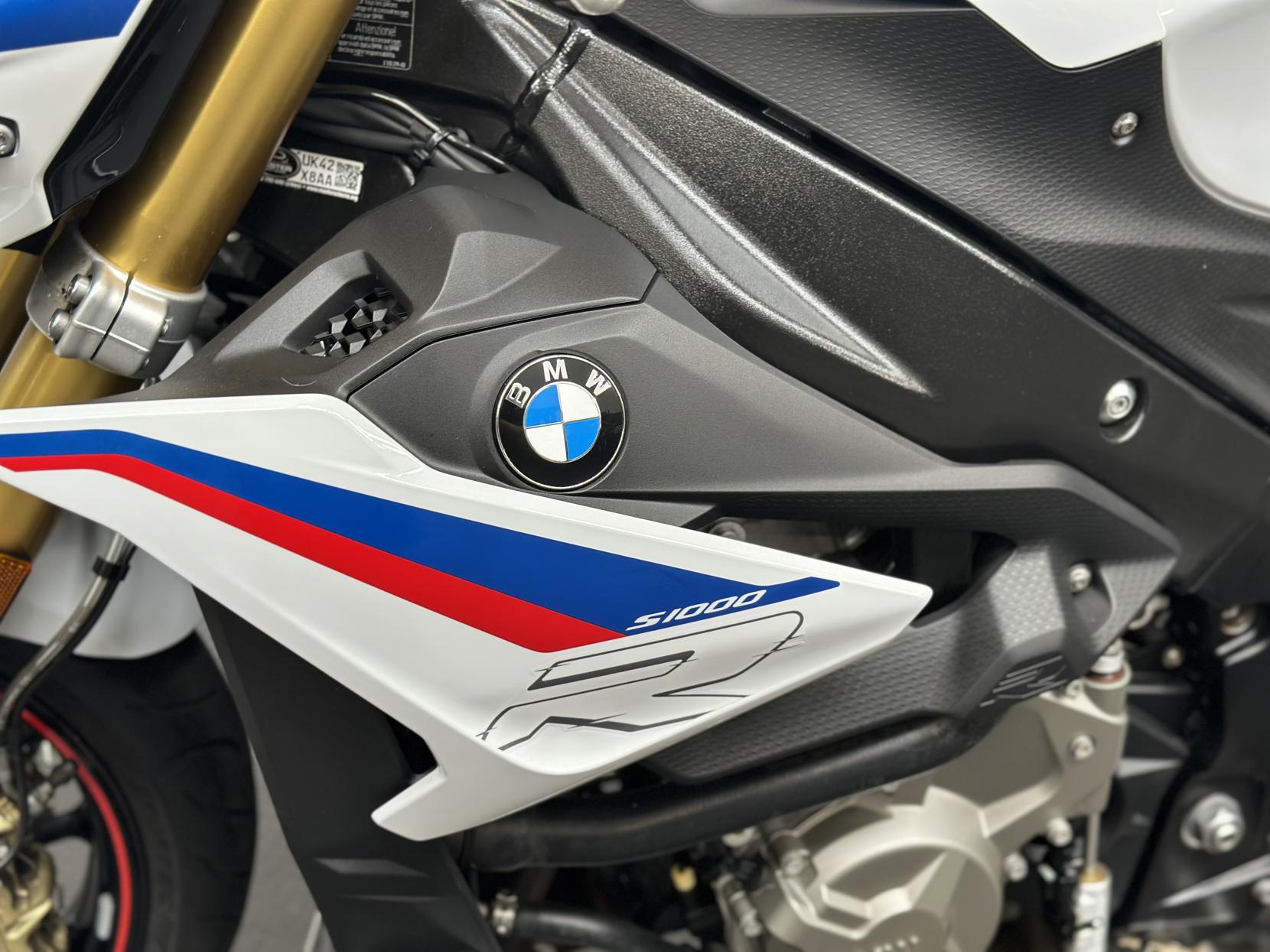 BMW S 1000 R 1000 Sport Naked Petrol Manual Euro 4 (164 ps)