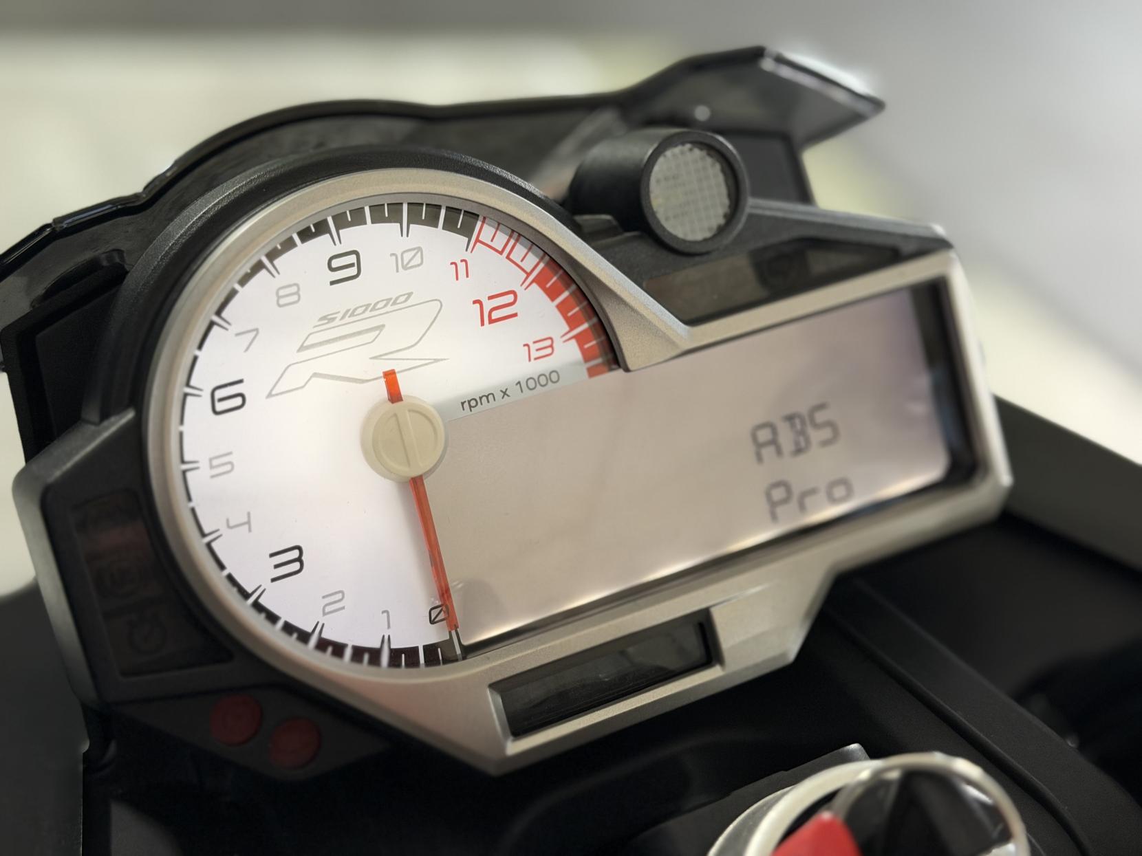 BMW S 1000 R 1000 Sport Naked Petrol Manual Euro 4 (164 ps)