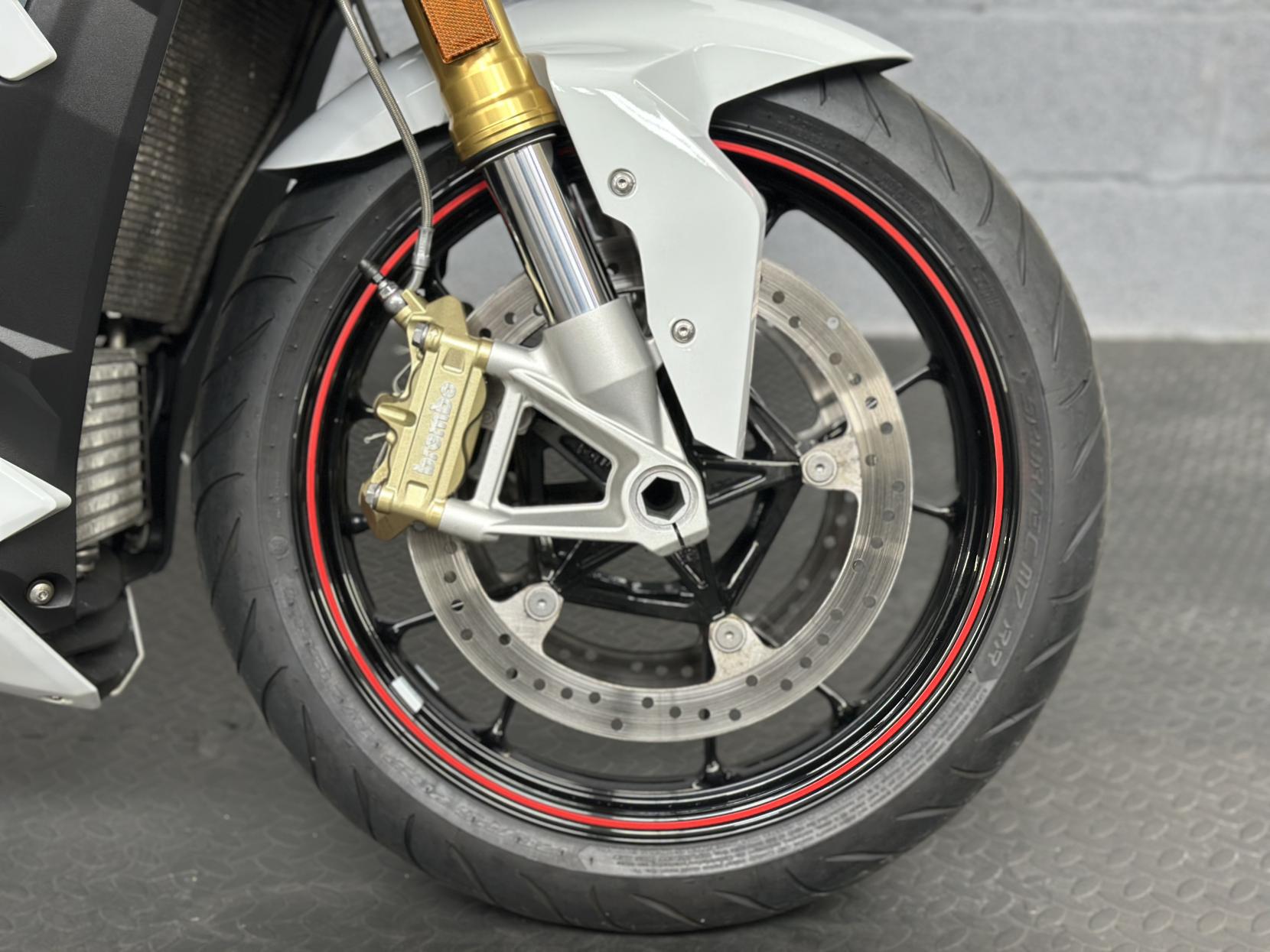 BMW S 1000 R 1000 Sport Naked Petrol Manual Euro 4 (164 ps)