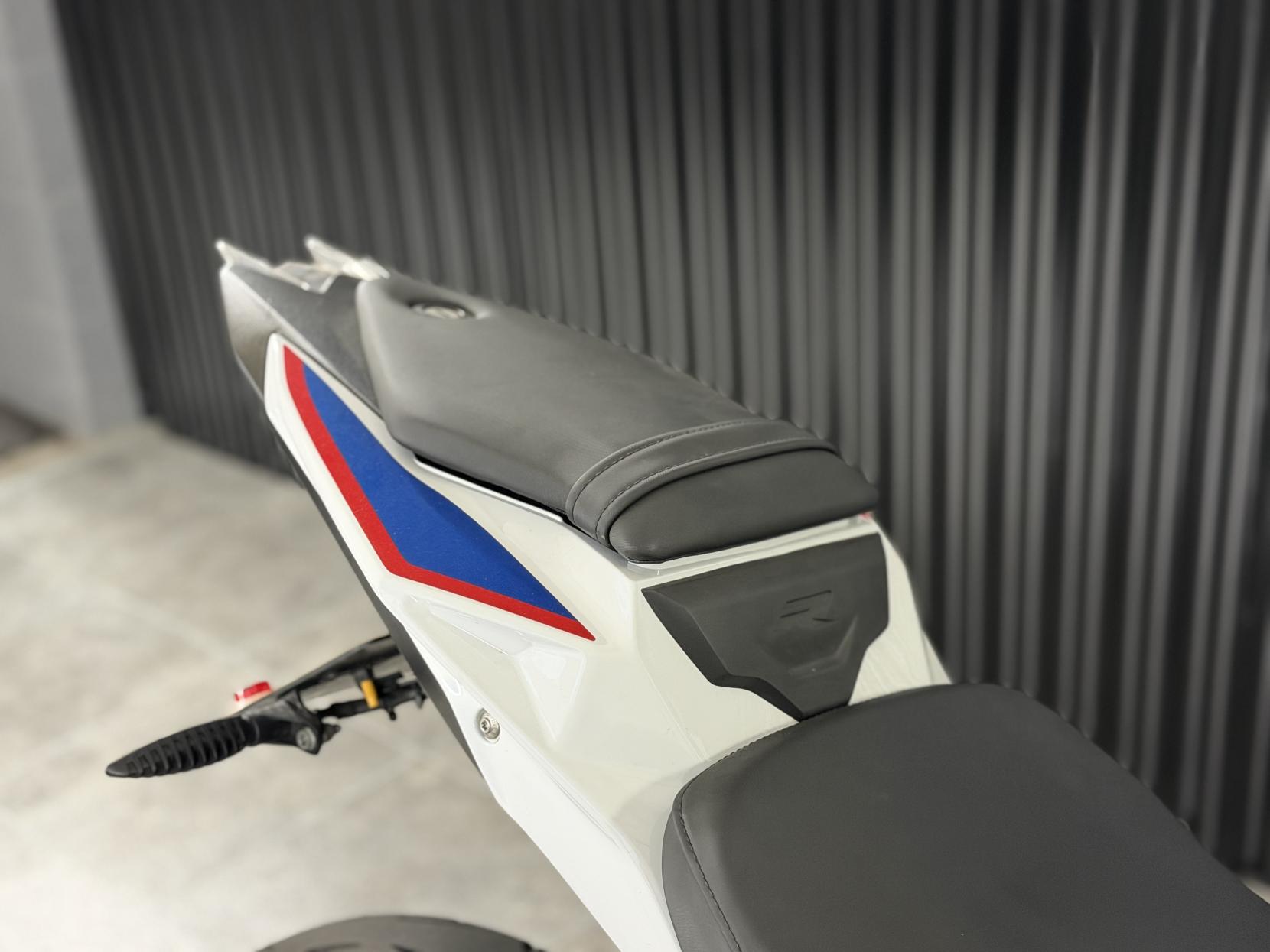 BMW S 1000 R 1000 Sport Naked Petrol Manual Euro 4 (164 ps)