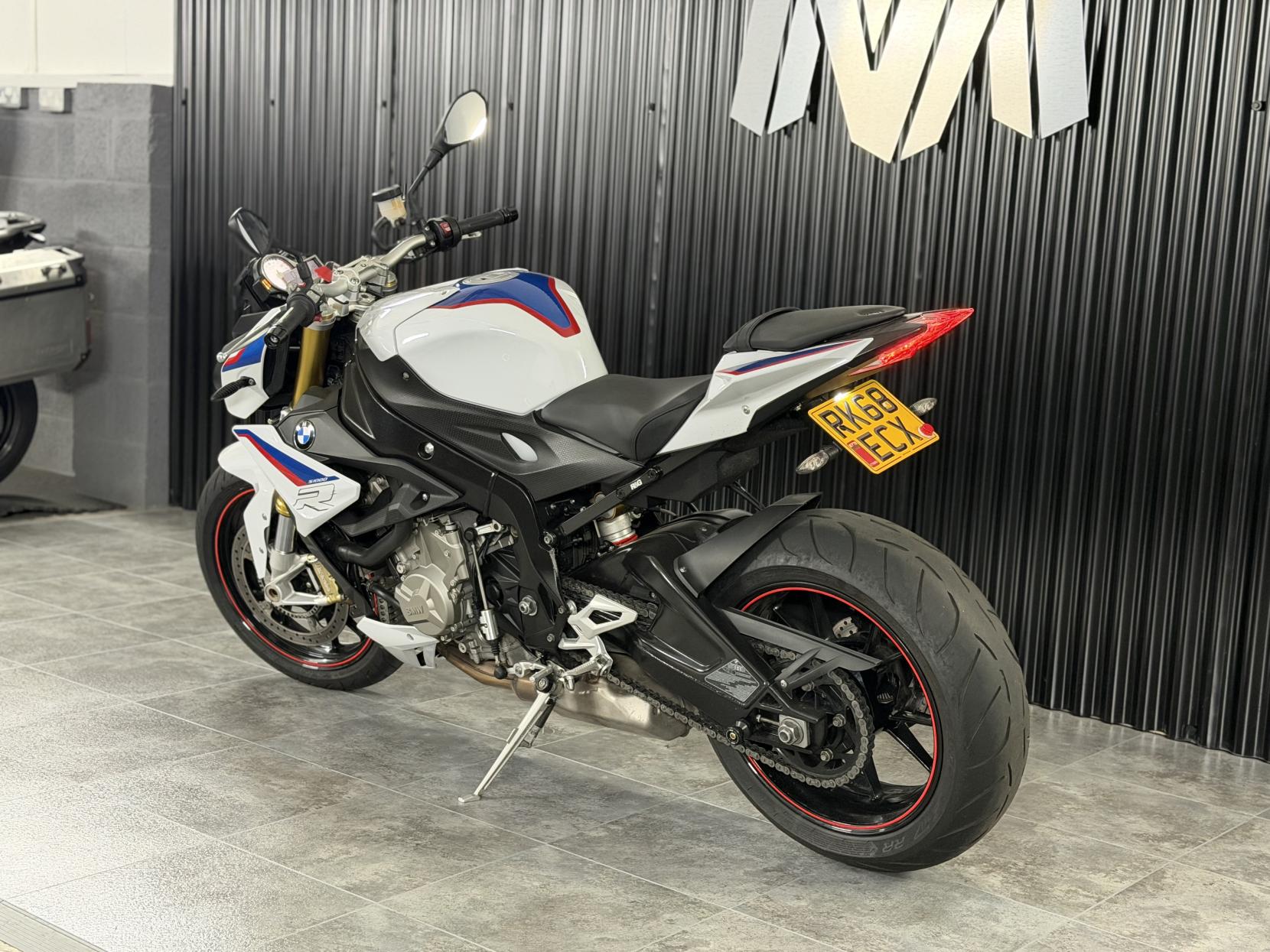 BMW S 1000 R 1000 Sport Naked Petrol Manual Euro 4 (164 ps)