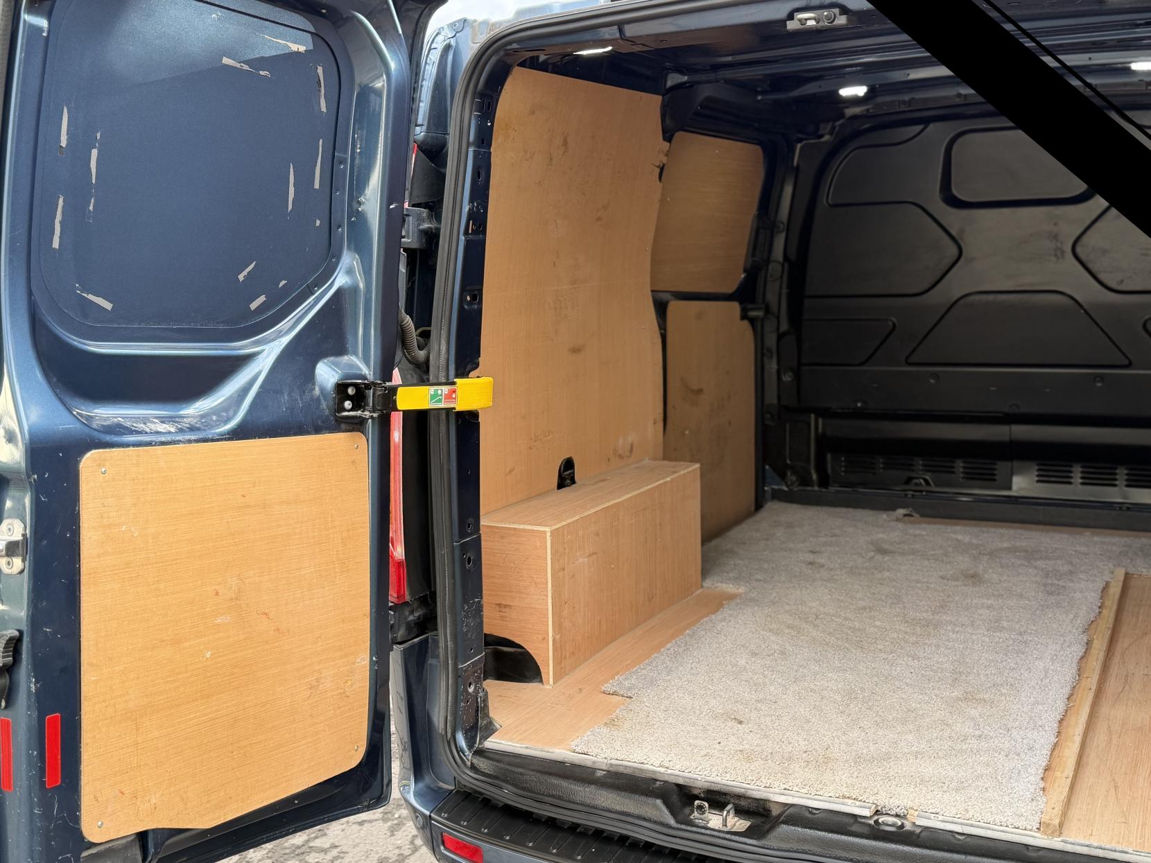 Ford Transit Custom 2.0 280 EcoBlue Limited Panel Van 5dr Diesel Auto L1 H1 Euro 6 (s/s) (130 ps)
