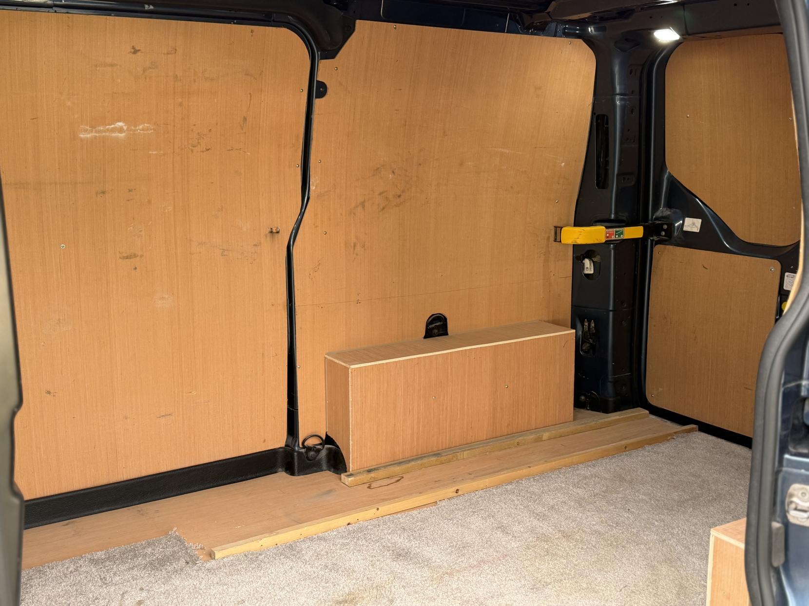 Ford Transit Custom 2.0 280 EcoBlue Limited Panel Van 5dr Diesel Auto L1 H1 Euro 6 (s/s) (130 ps)